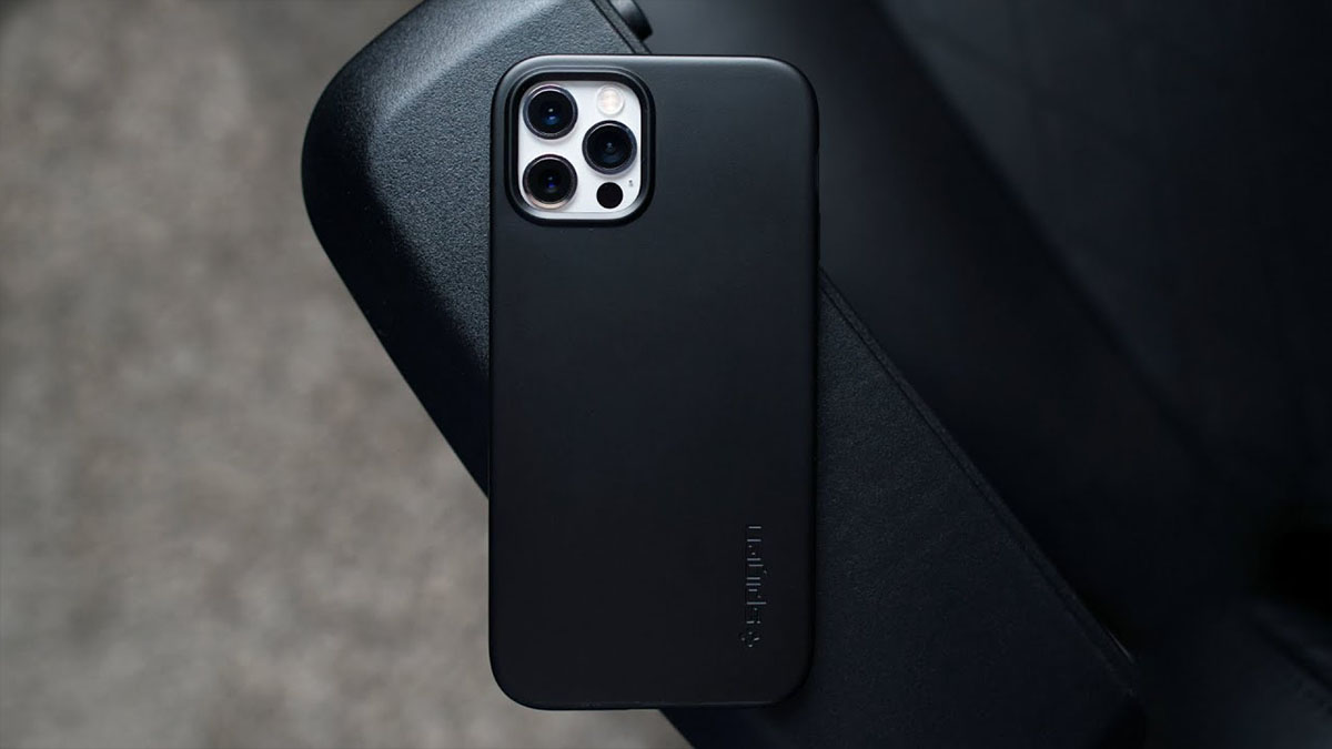 Чехол Spigen Silicone Fit для iPhone 11 Pro Max (Black)