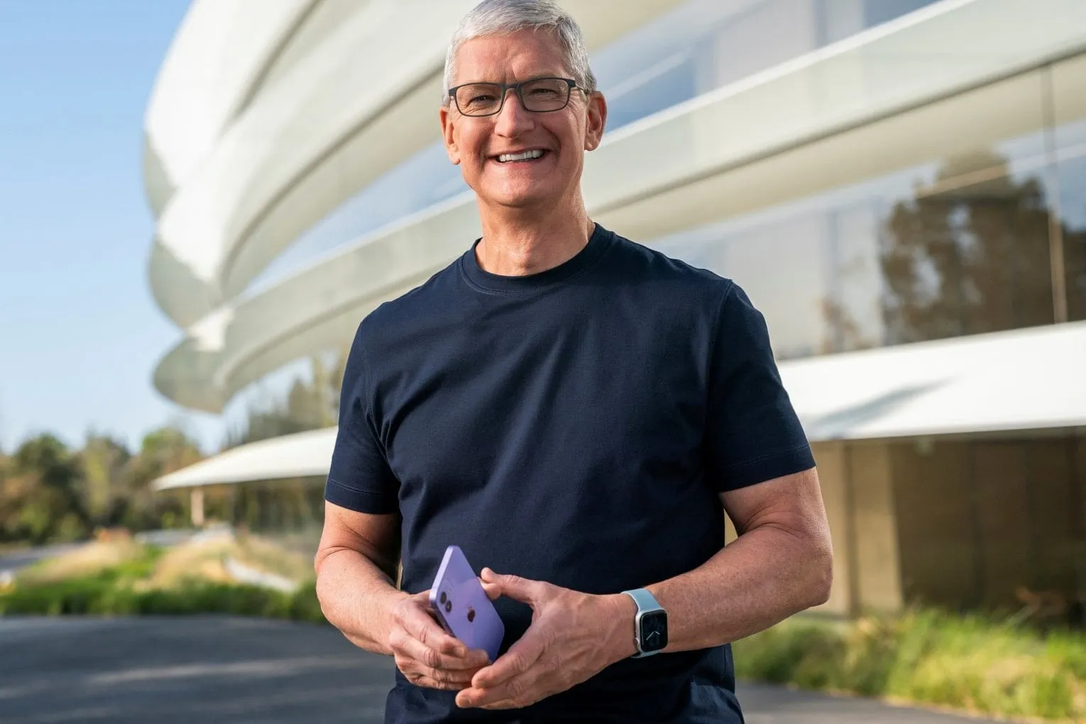 Тим Кук признался, кто больше сделал для Apple Джобс или он