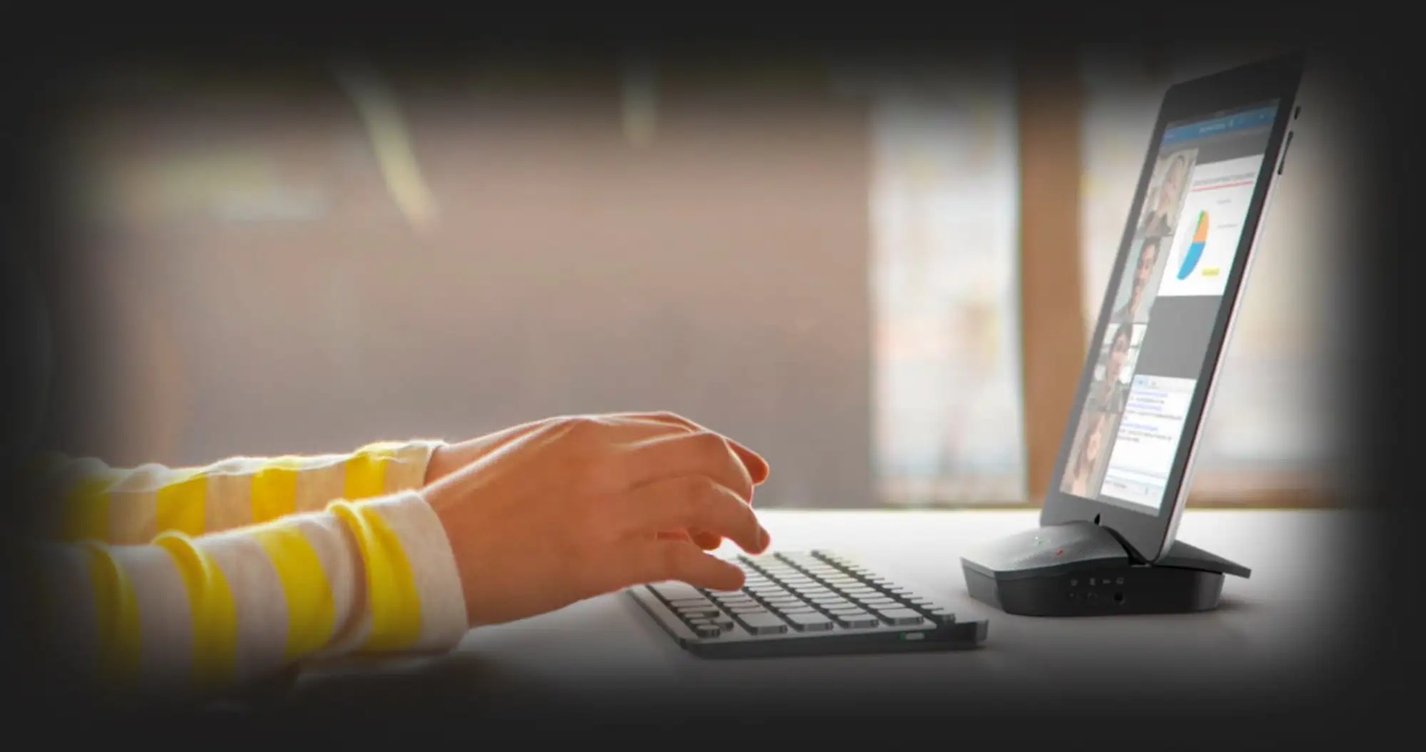 Портативна акустика Logitech P710e Mobile Speakerphone (Black) (980-000742) (UA)