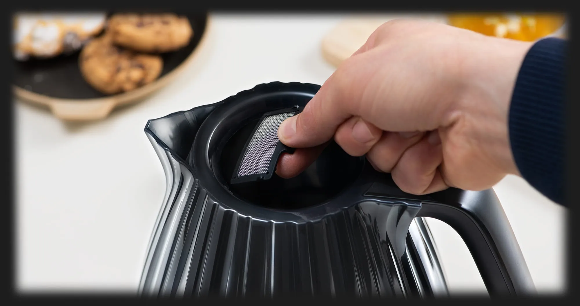 Електрочайник DeLonghi Ballerina (Black)
