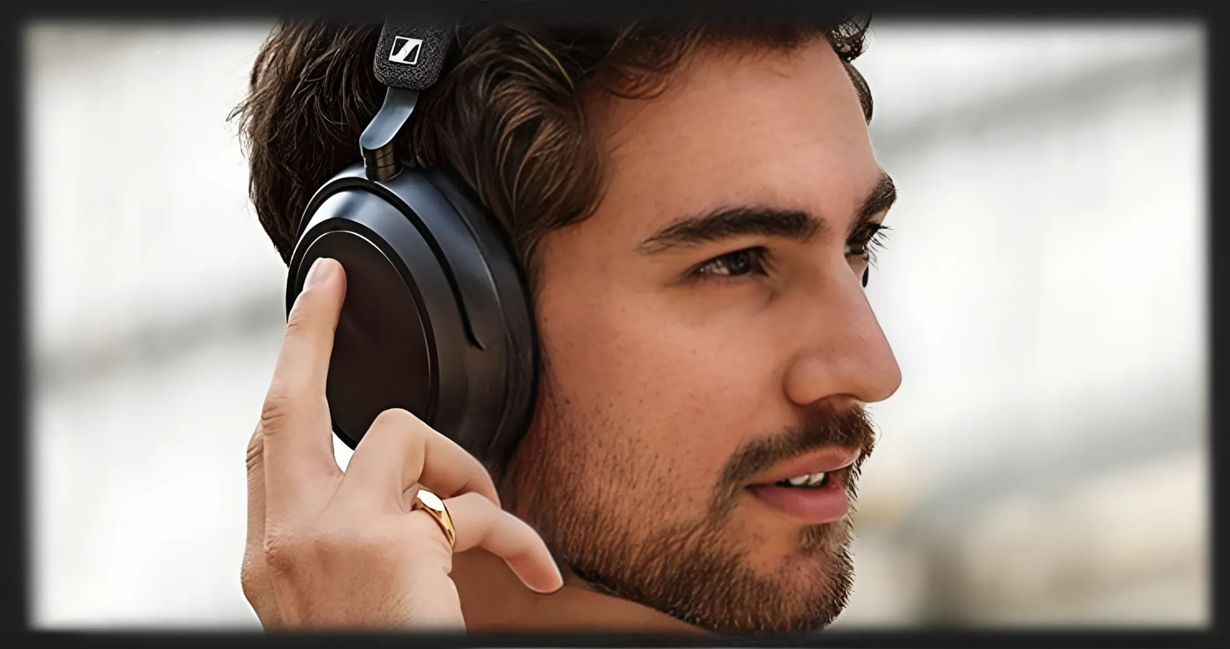 Наушники Sennheiser MOMENTUM 4 Wireless (Black)