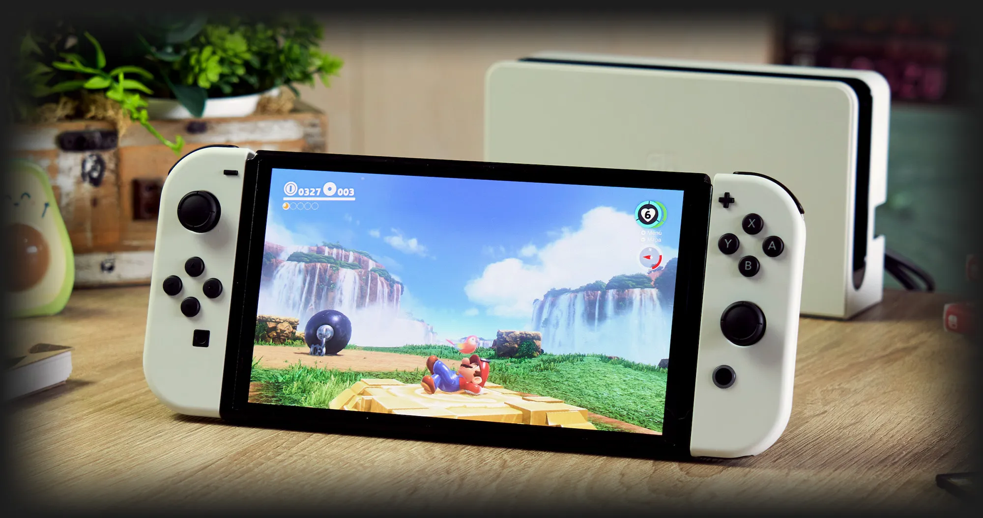 Портативна ігрова приставка Nintendo Switch OLED with White Joy-Con (045496453435)