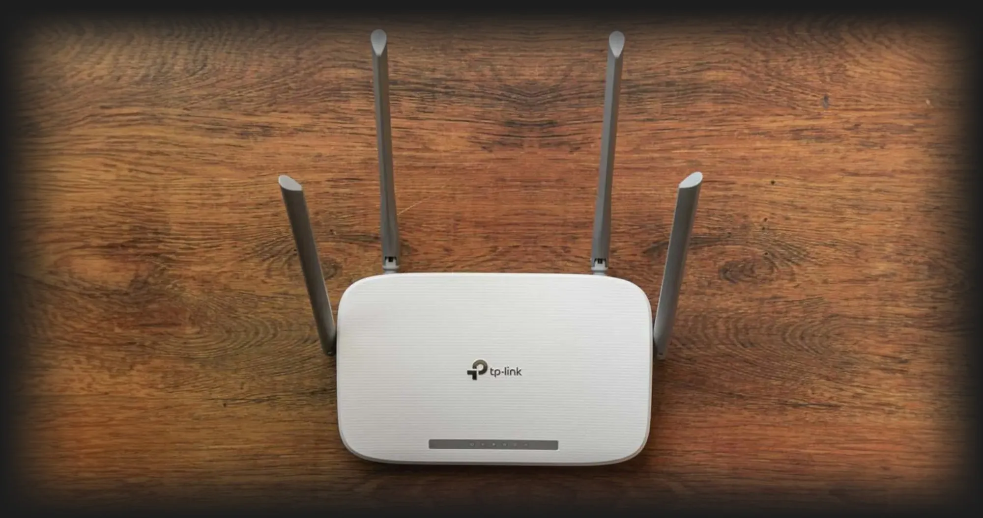 Маршрутизатор TP-Link EC220-G5 (White)
