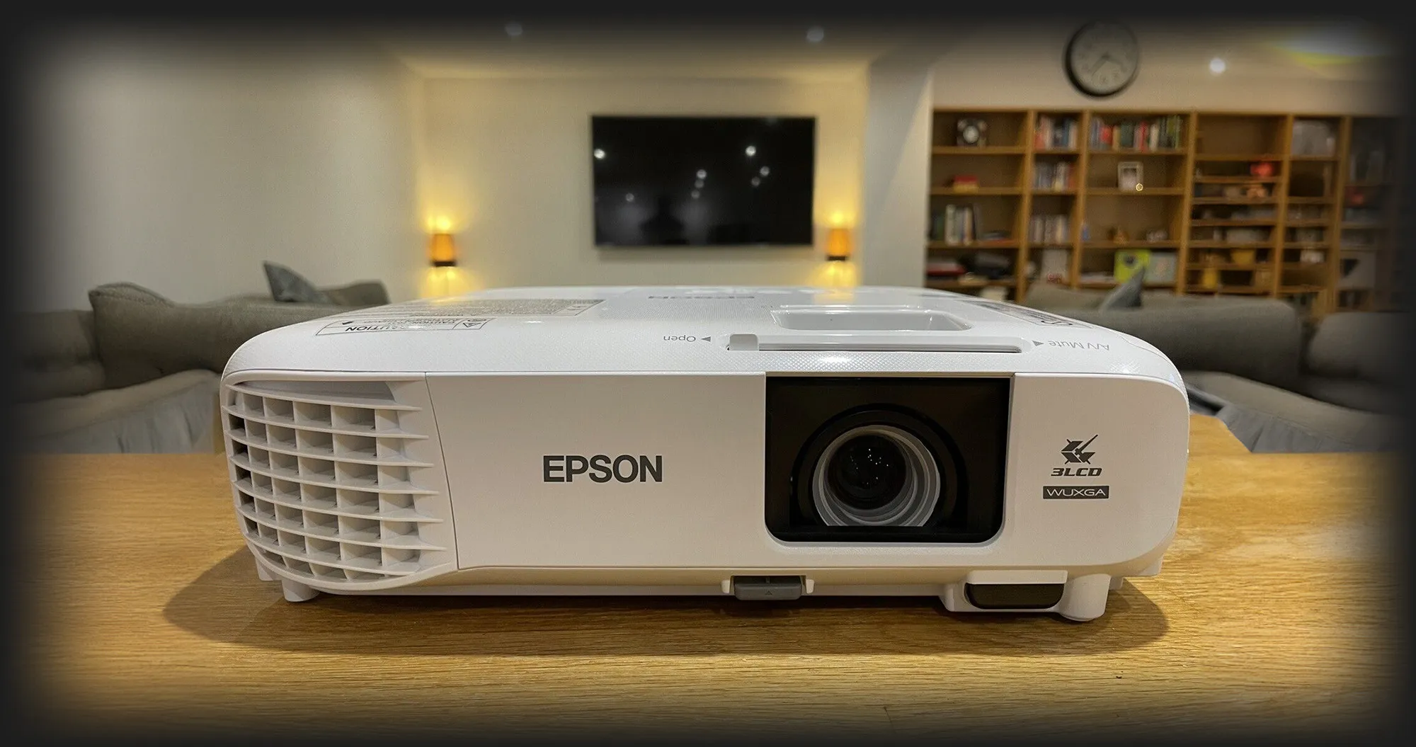 Мобільний проектор Epson EB-W06 (V11H973040) (UA)