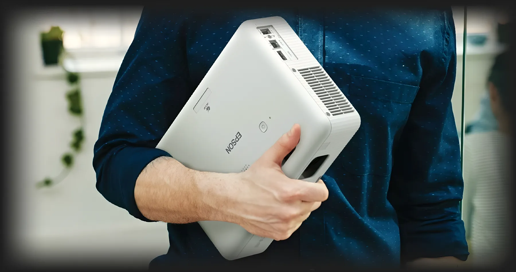 Мобильный проектор Epson CO-W01 (V11HA86040) (UA)