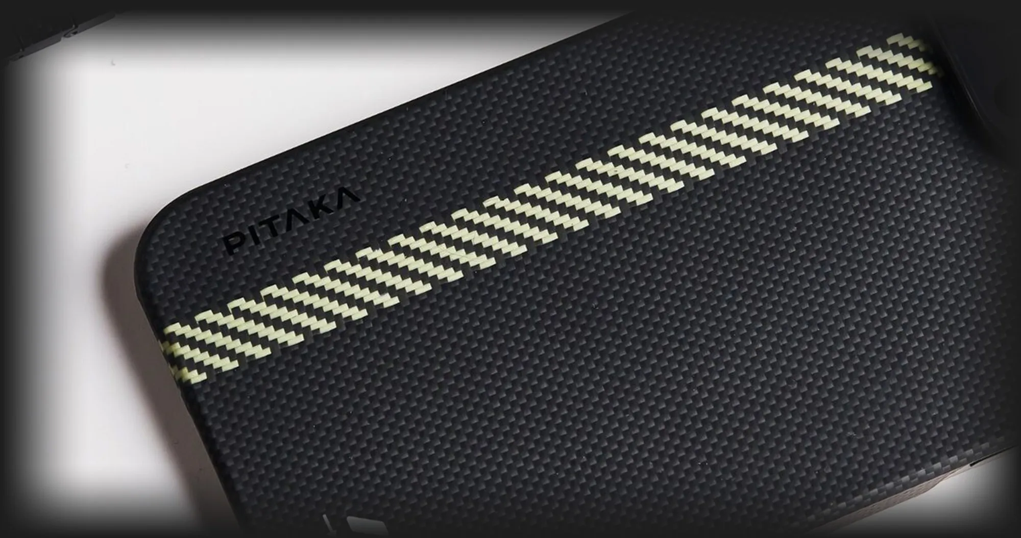 Чехол Pitaka MagEZ Case 5 для iPhone 15 Pro Max (Break The Line)