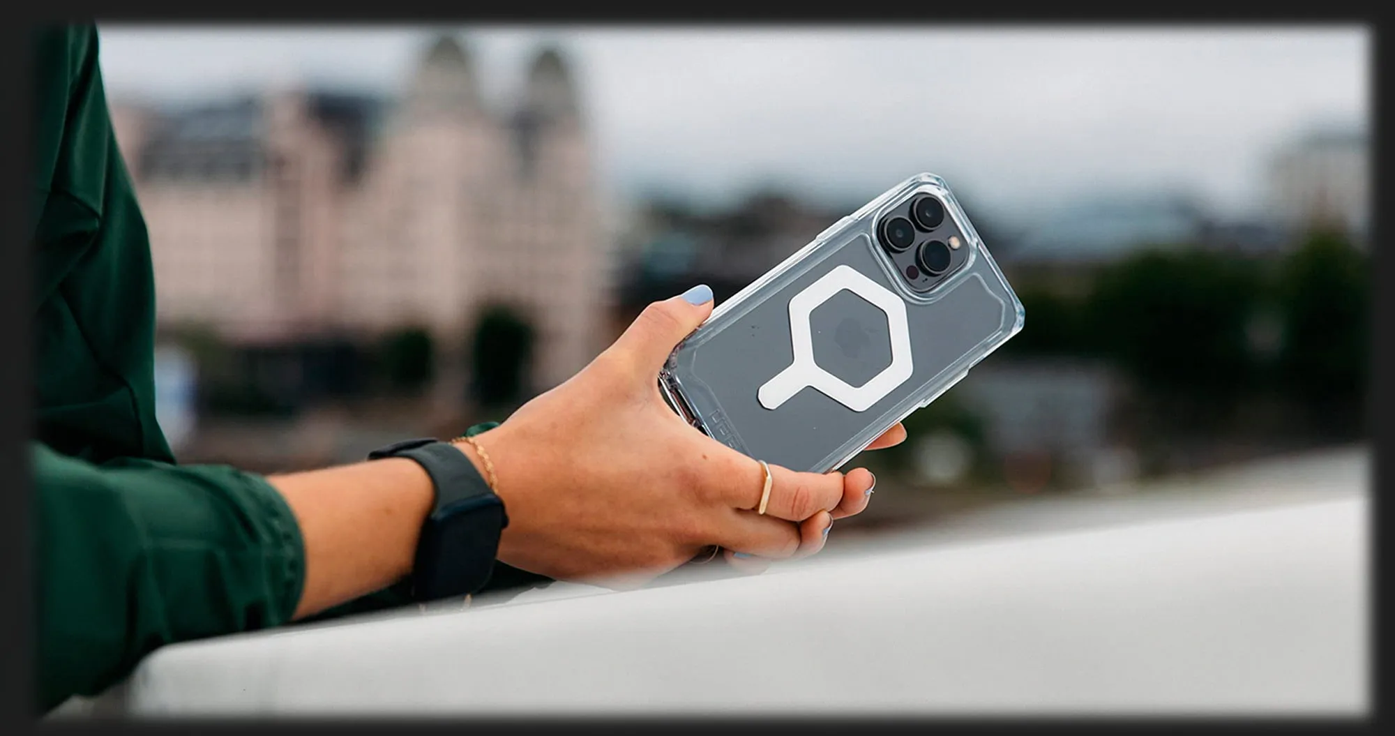 Чехол UAG Plyo with MagSafe Series для iPhone 15 Pro (Ice/Gold)