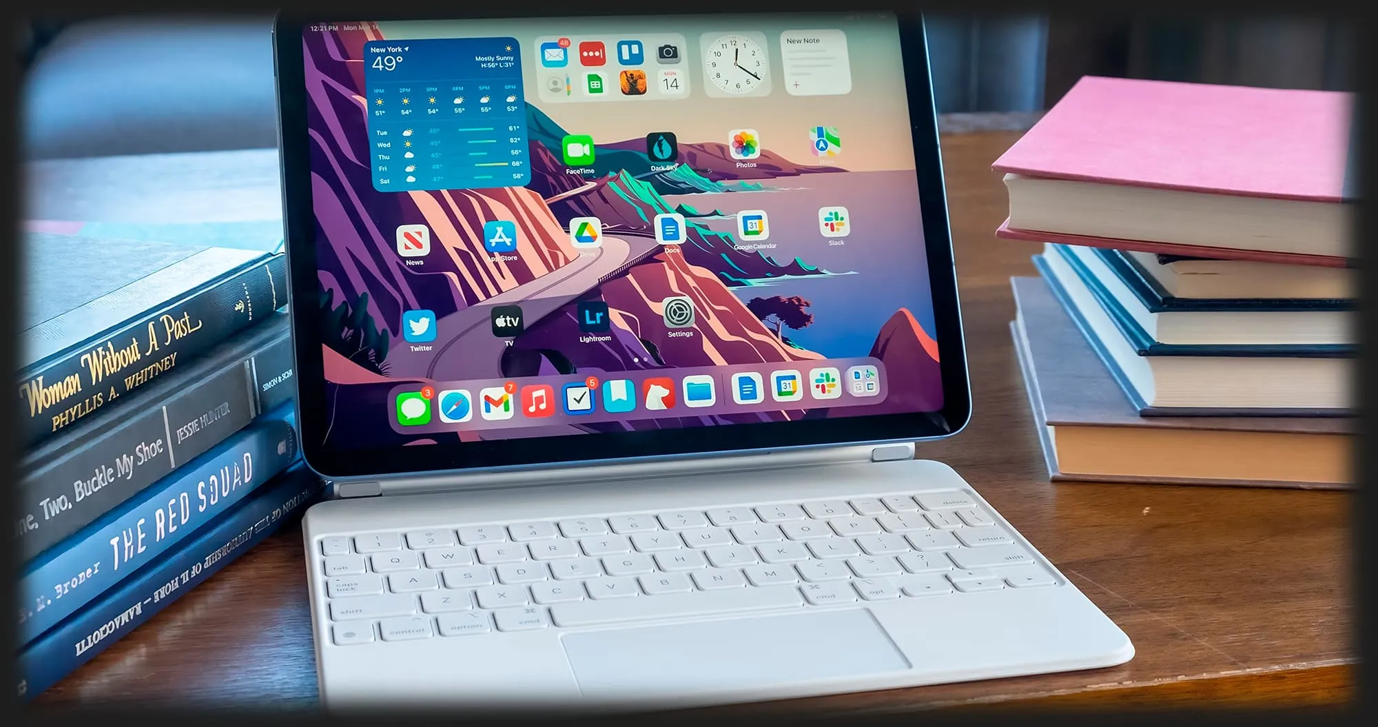 Клавиатура Magic Keyboard для iPad Pro 12.9, iPad Air 13 (M2) (White) (MJQL3)