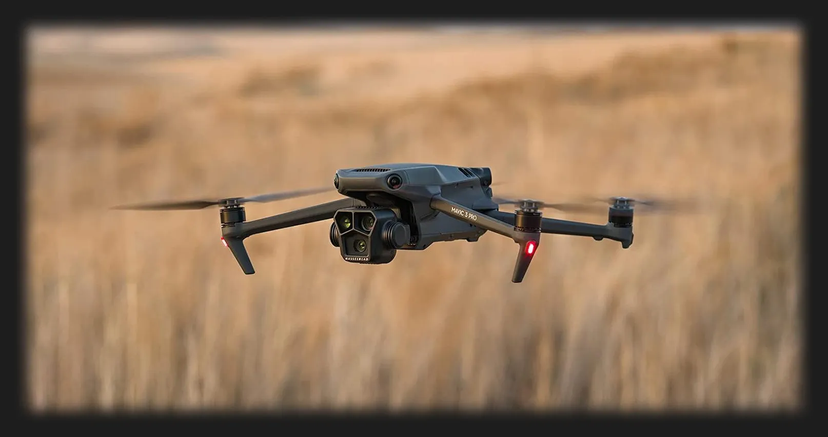 Квадрокоптер DJI Mavic 3 Pro Fly More Combo (DJI RC)