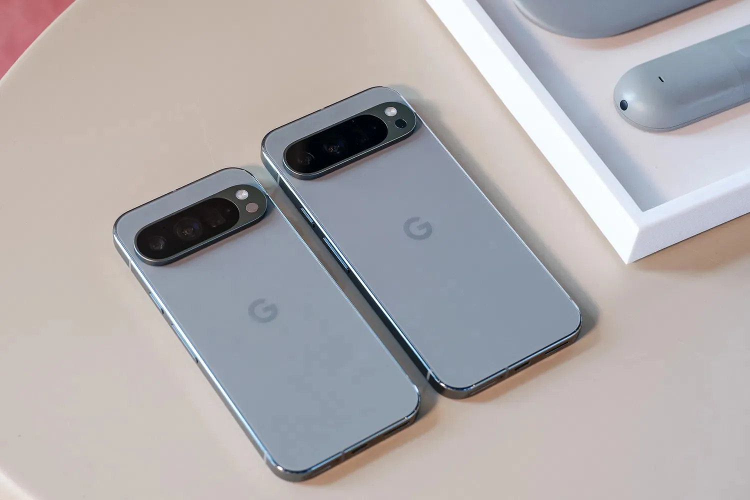 Порівняння Google Pixel 9 Pro та Google Pixel 8 Pro