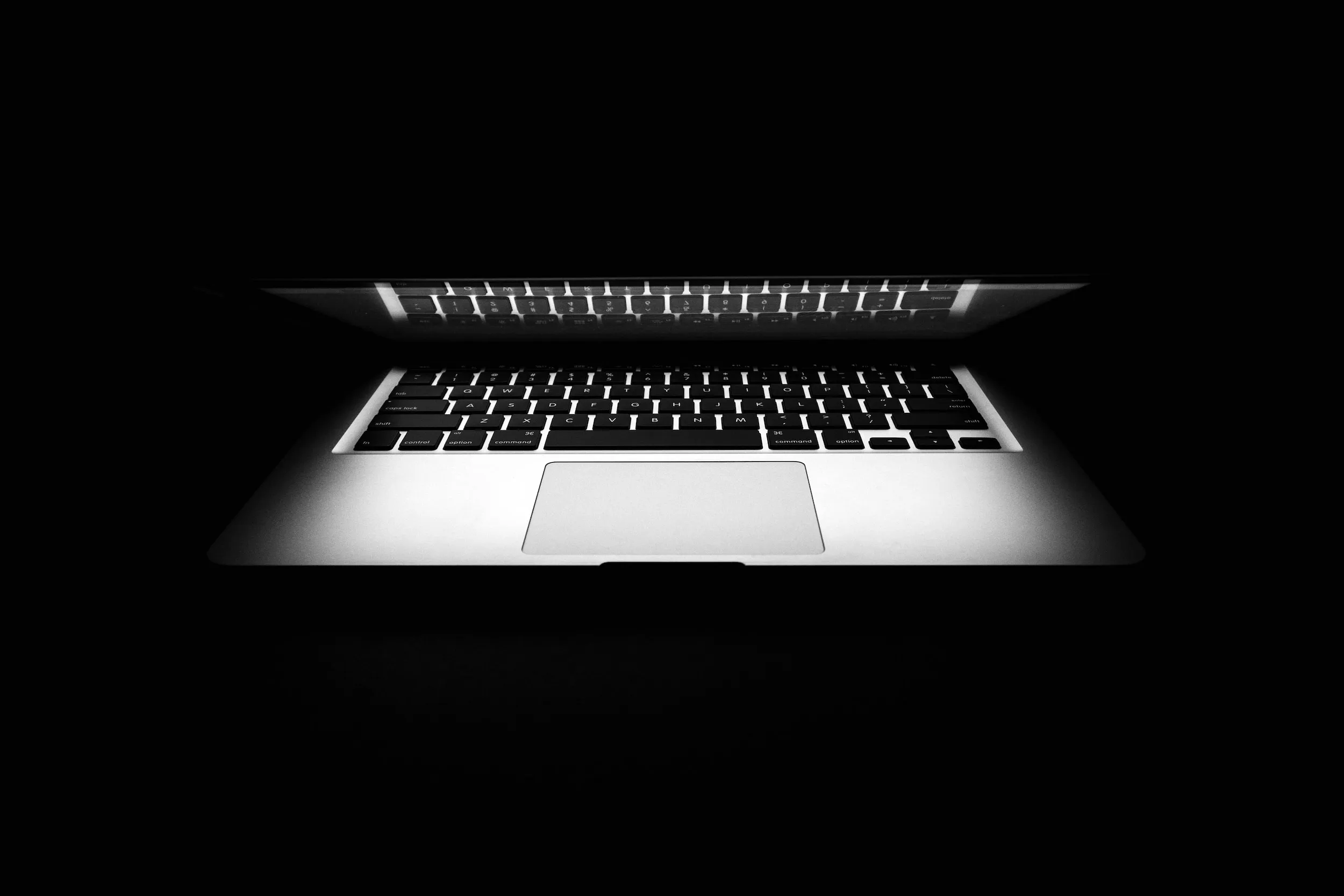 MacBook Pro отримав OLED-дисплей