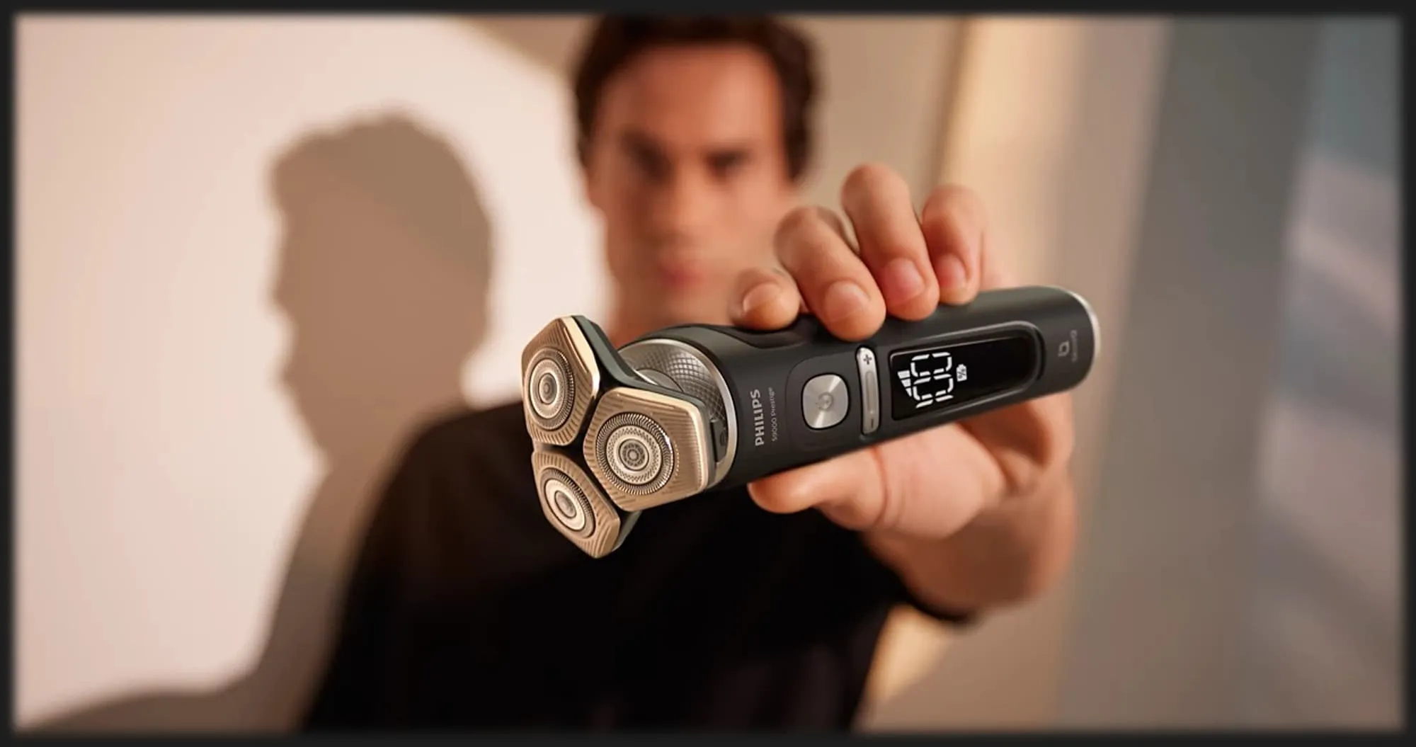 Электрическая бритва Philips Series 9000 Prestige (Gold)