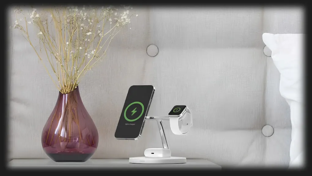 Беспроводная зарядка Belkin 3-in-1 Wireless Charger with MagSafe 15W (White)