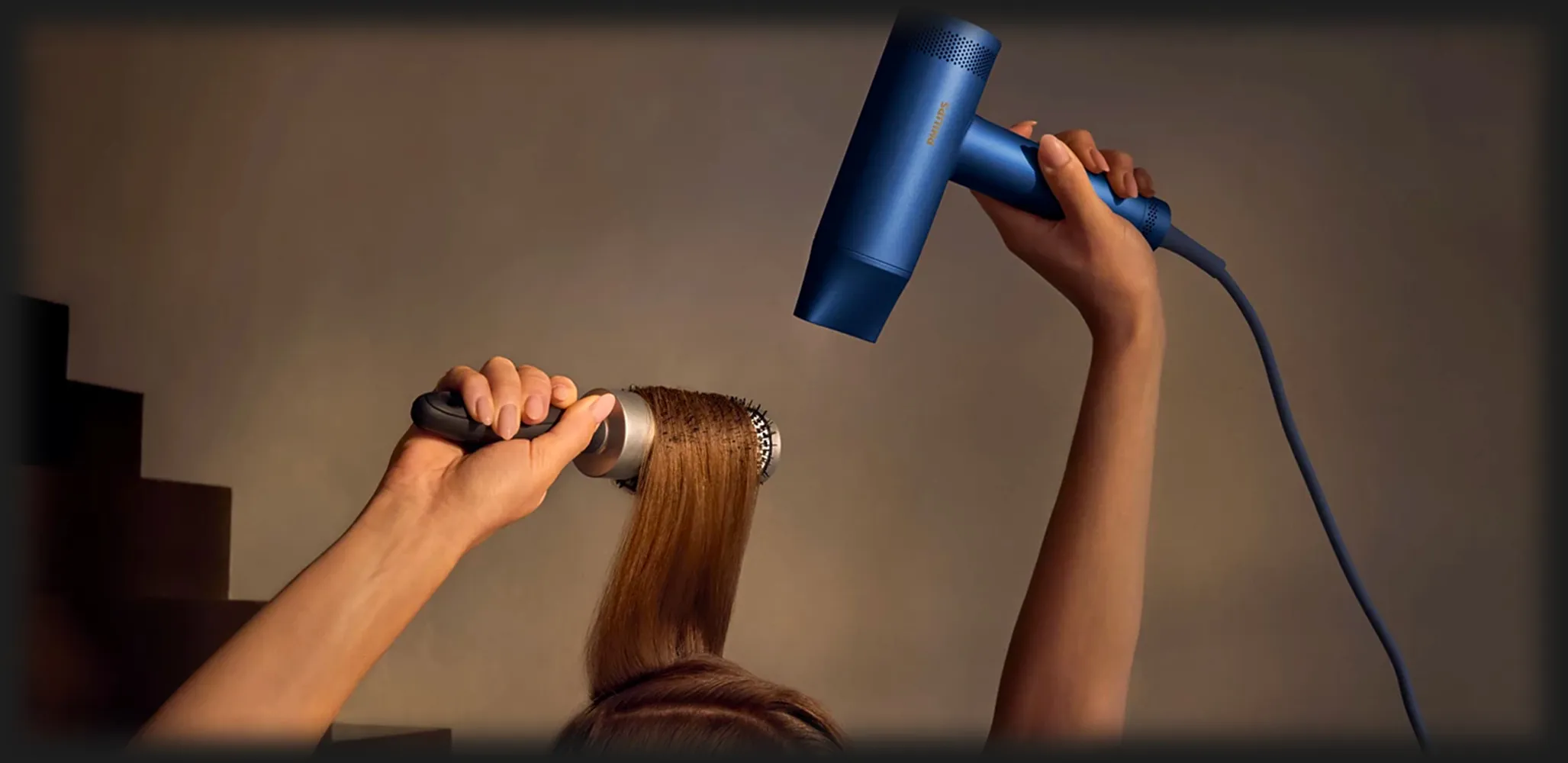 Фен Philips ThermoShield Advanced Series 8000 (Adriatic Blue)