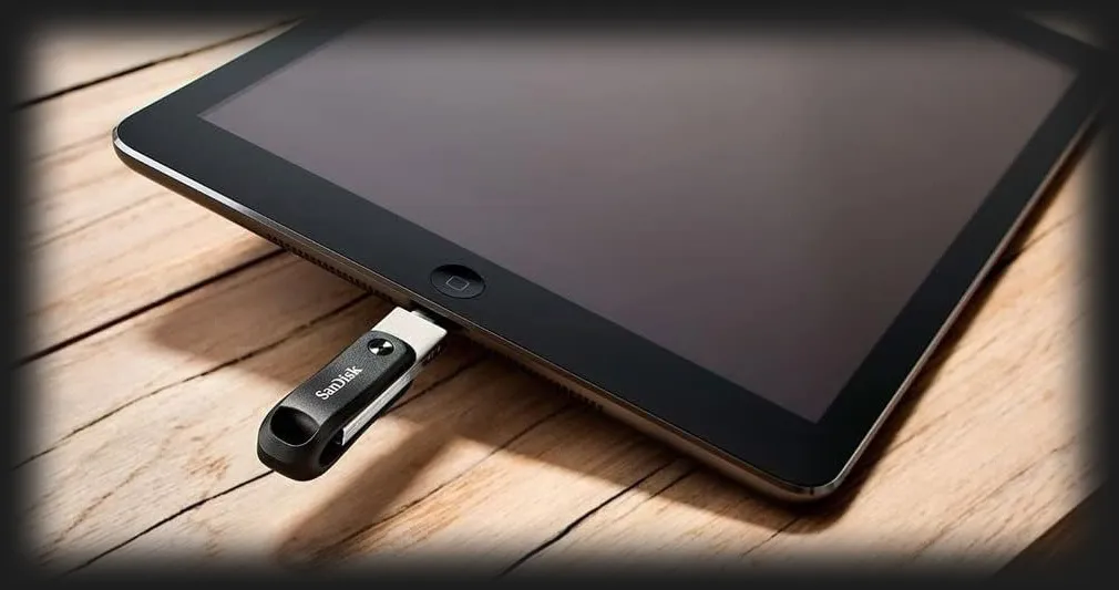 Флеш-накопитель SanDisk iXpand 64GB USB 3.0 Lightning (Silver)