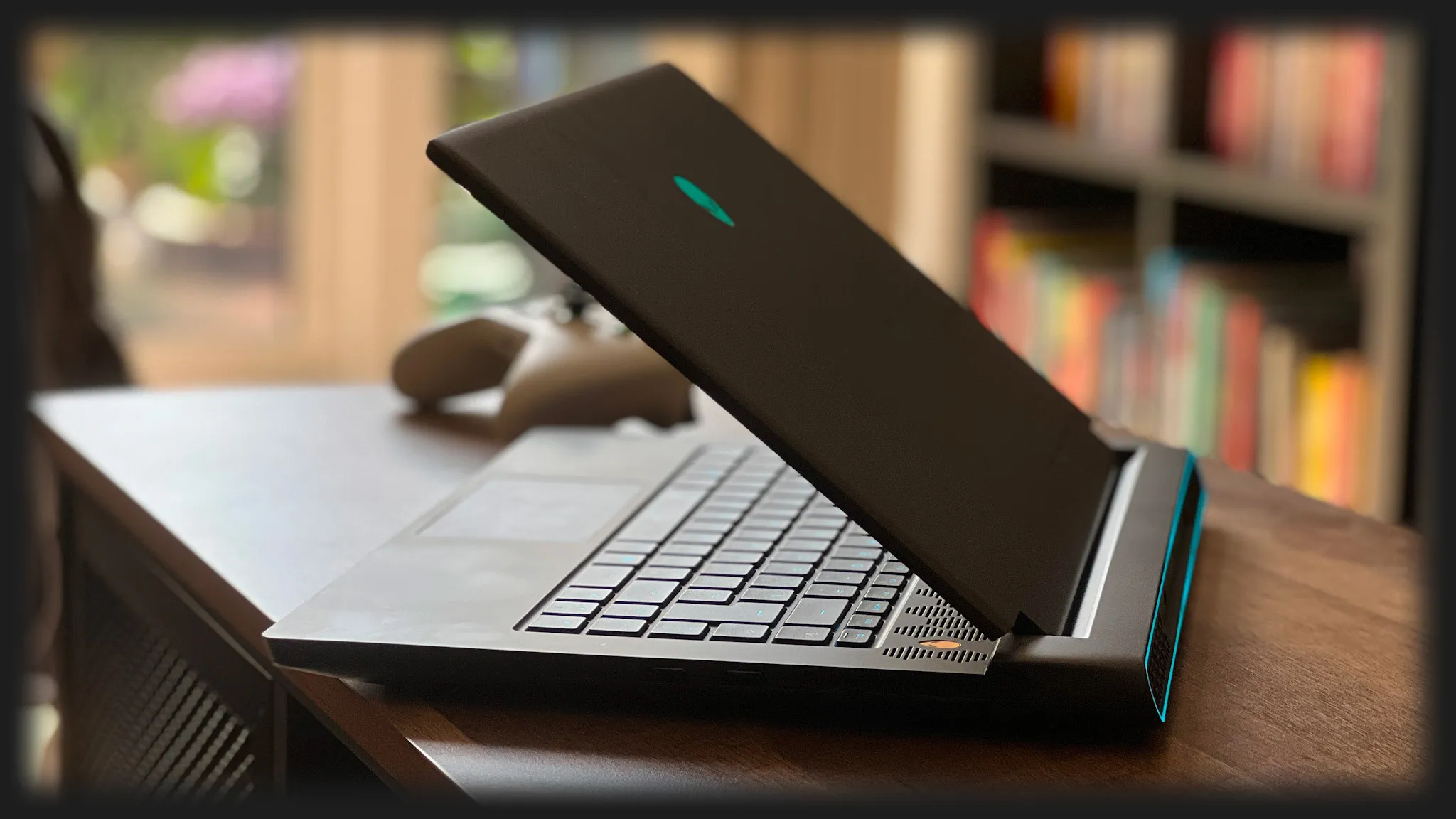 Ноутбук Dell Alienware M15 R7 15,6" (AMD Ryzen 7/16GB/512GB SSD/RTX 3070 TI) (INS0144796-R0021478-SA) (Standard)