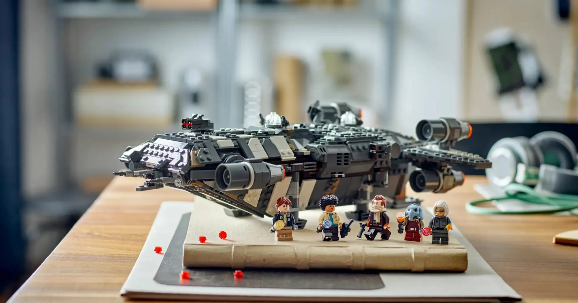 Конструктор LEGO Star Wars The Onyx Cinder (75374)