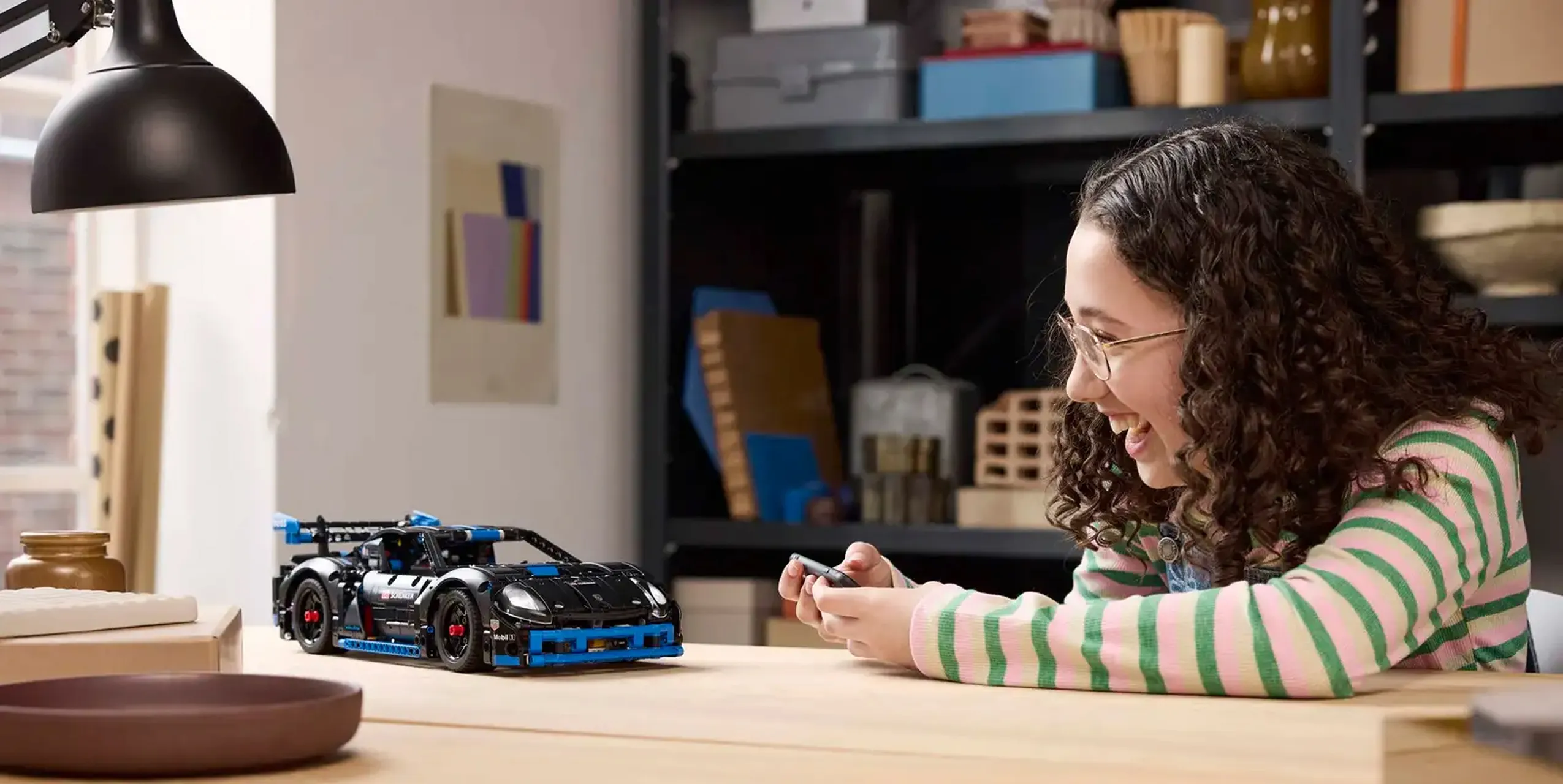 Конструктор LEGO Technic Porsche GT4 E-Performance Race Car (42176)