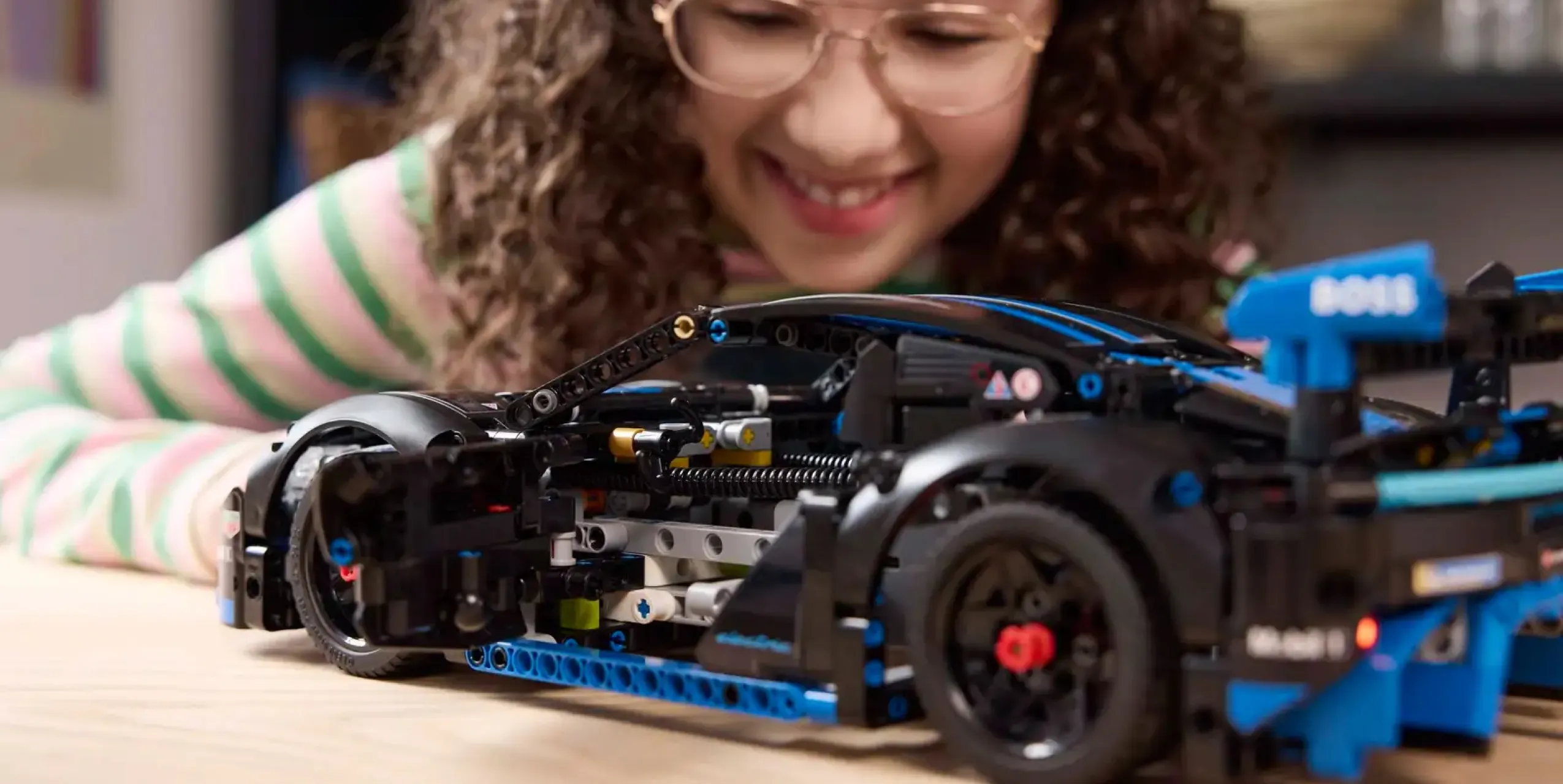 Конструктор LEGO Technic Porsche GT4 E-Performance Race Car (42176)