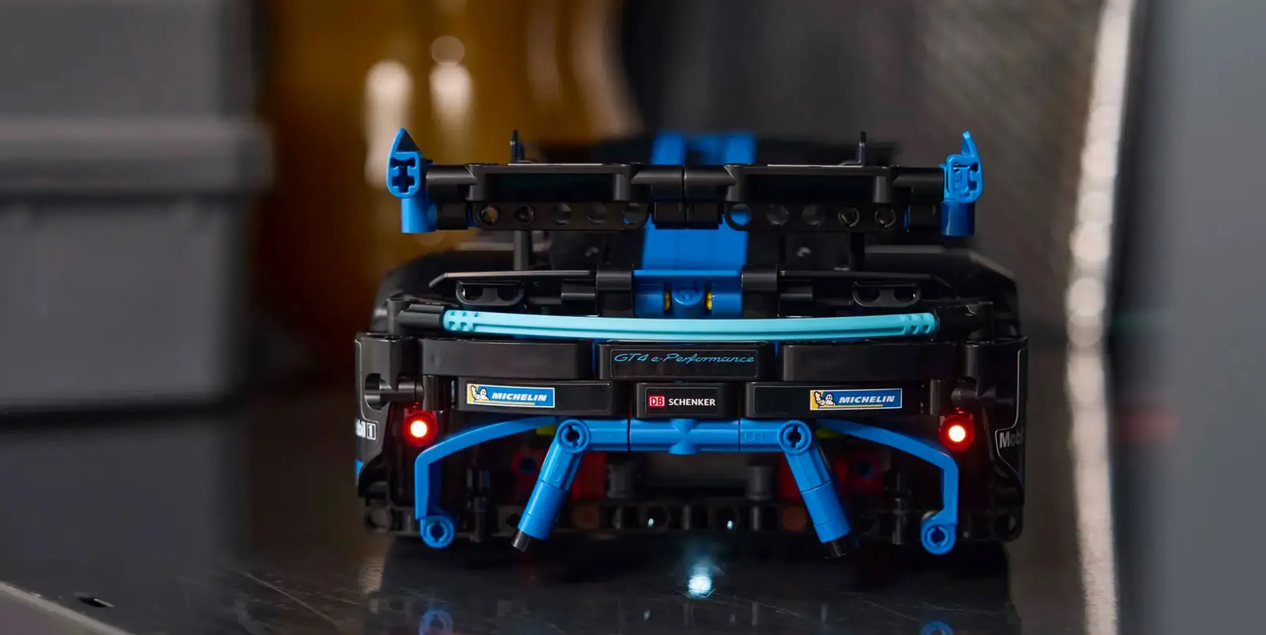 Конструктор LEGO Technic Porsche GT4 E-Performance Race Car (42176)