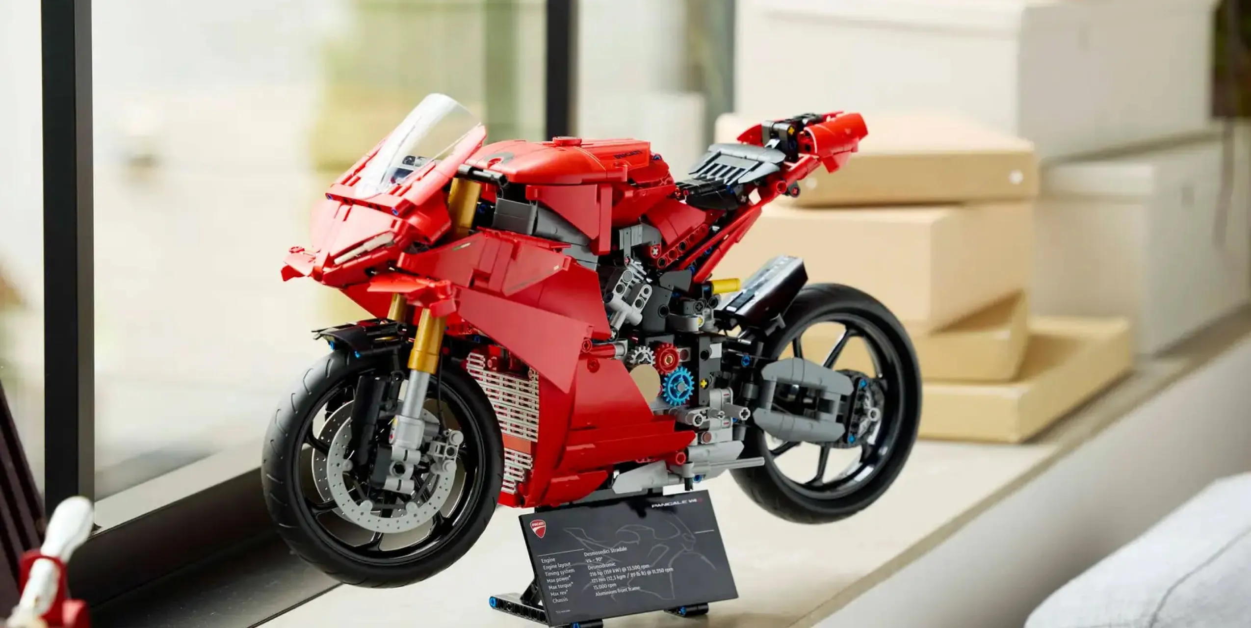 Конструктор LEGO Technic Ducati Panigale V4 S Motorcycle (42202)