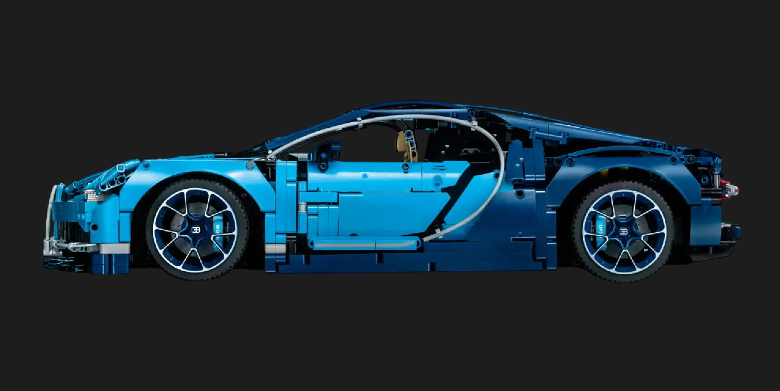 Конструктор LEGO Technic Bugatti Chiron (42083)