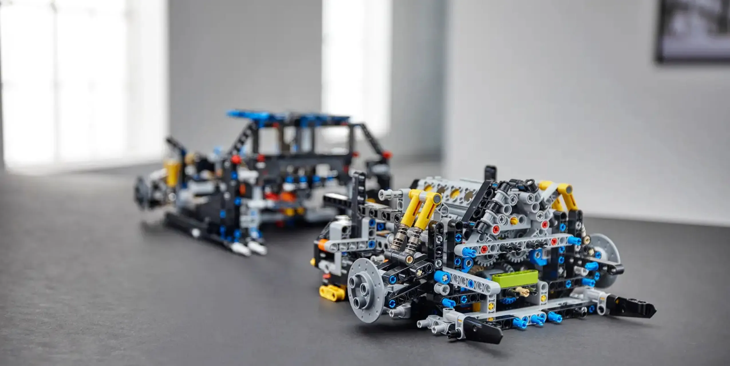 Конструктор LEGO Technic Bugatti Chiron (42083)