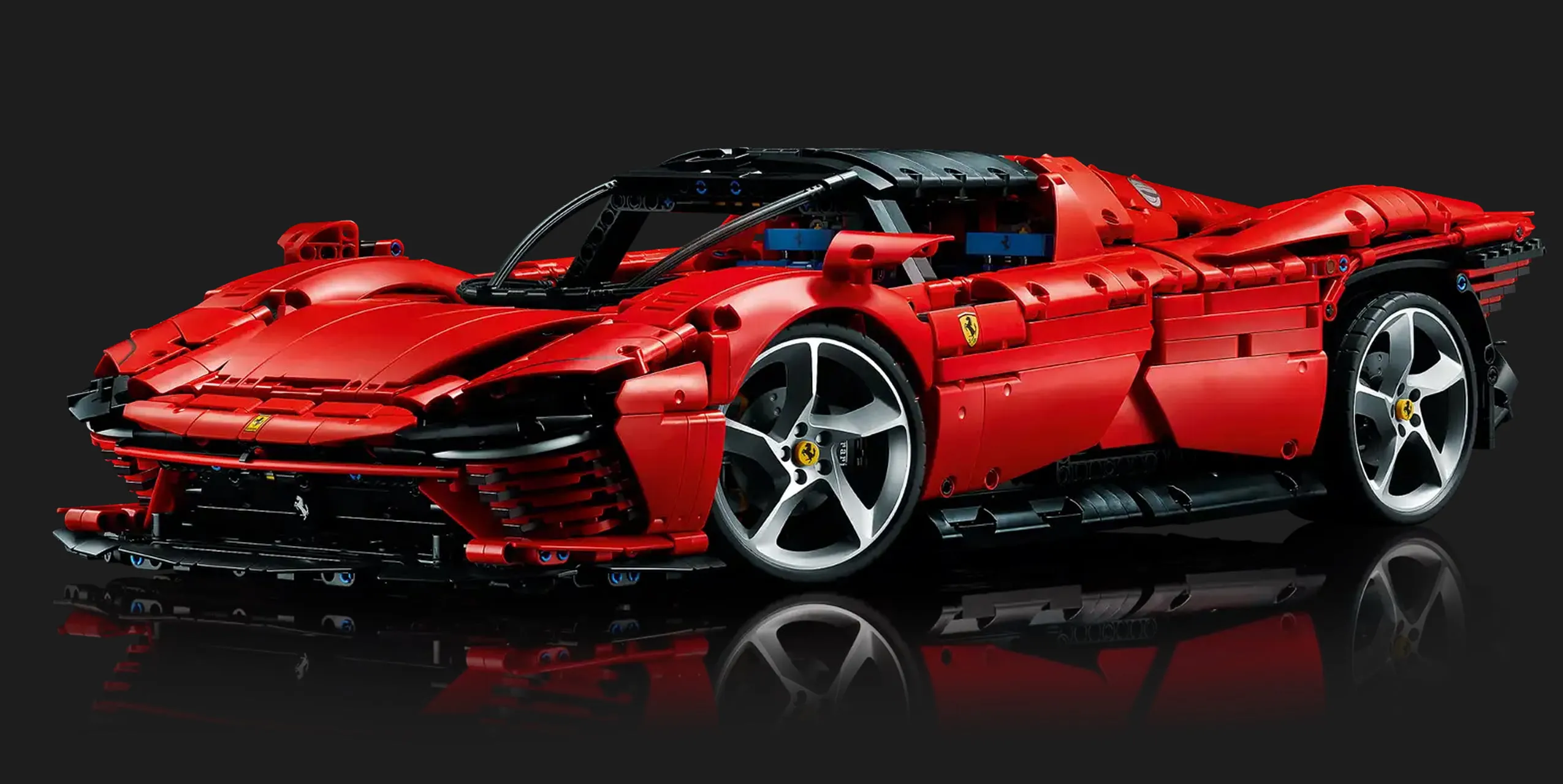 Конструктор LEGO Technic Ferrari Daytona SP3 (42143)