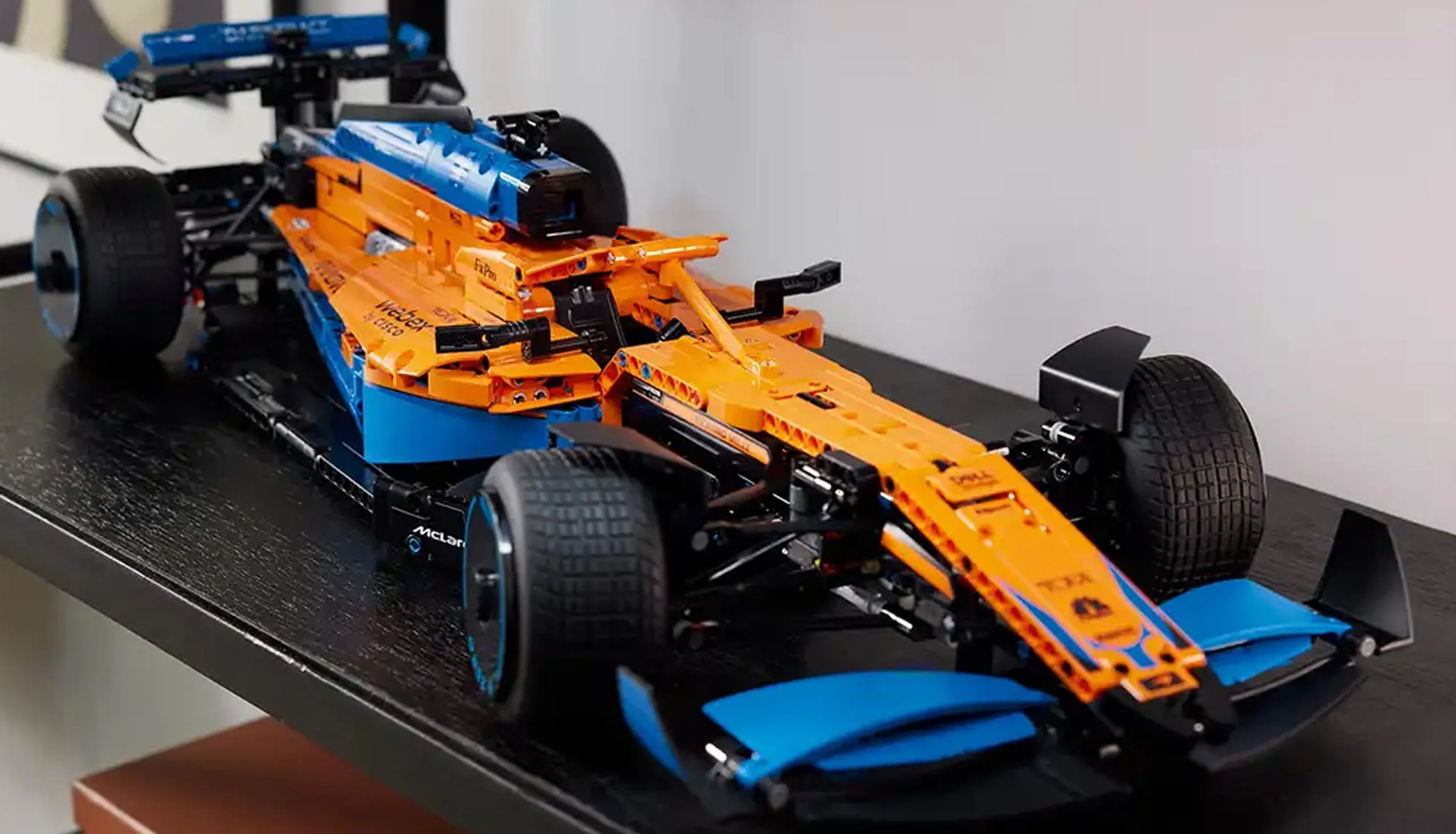 Конструктор LEGO Technic McLaren Formula 1 Racing Car (42141)