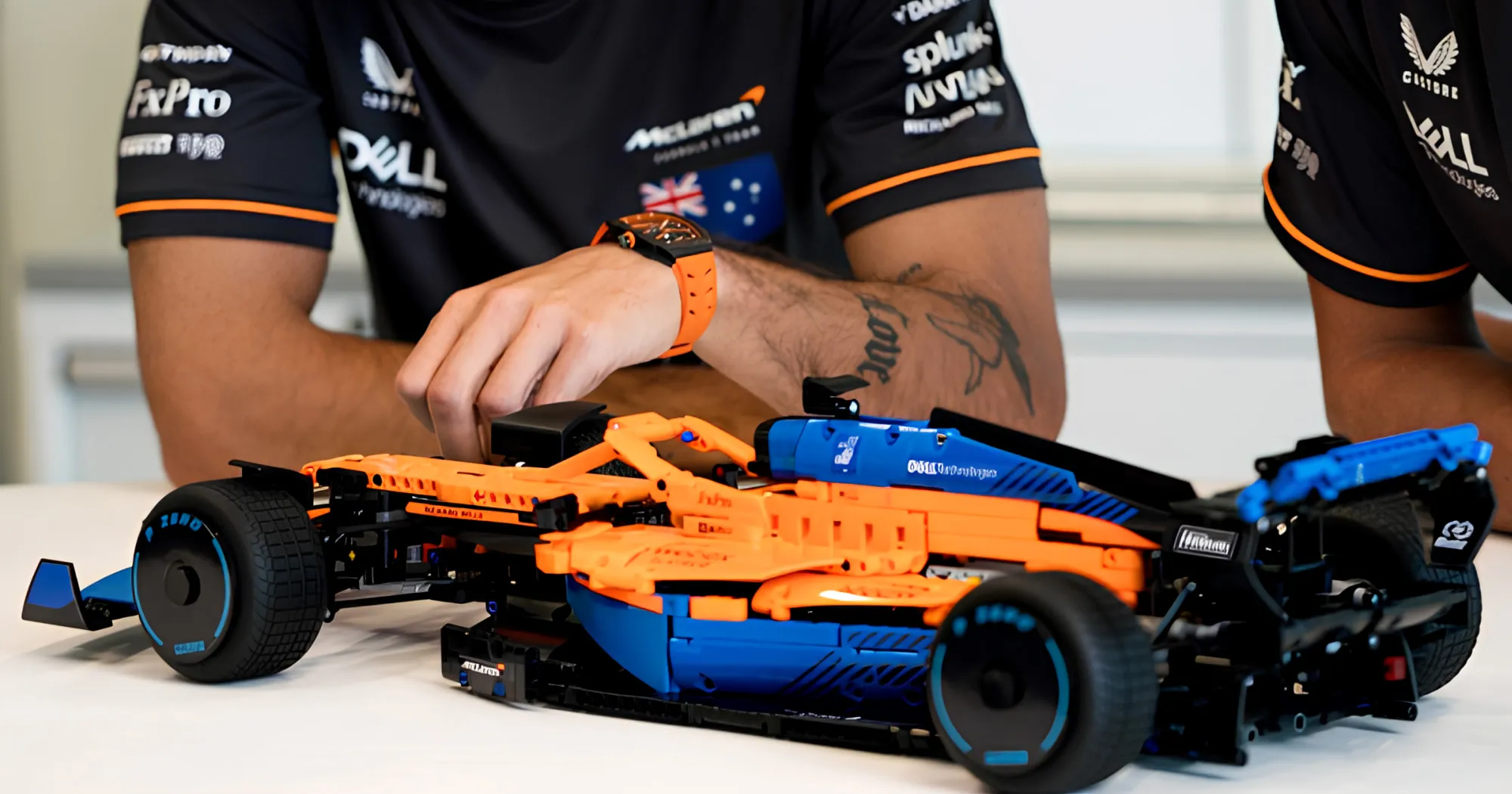 Конструктор LEGO Technic McLaren Formula 1 Racing Car (42141)