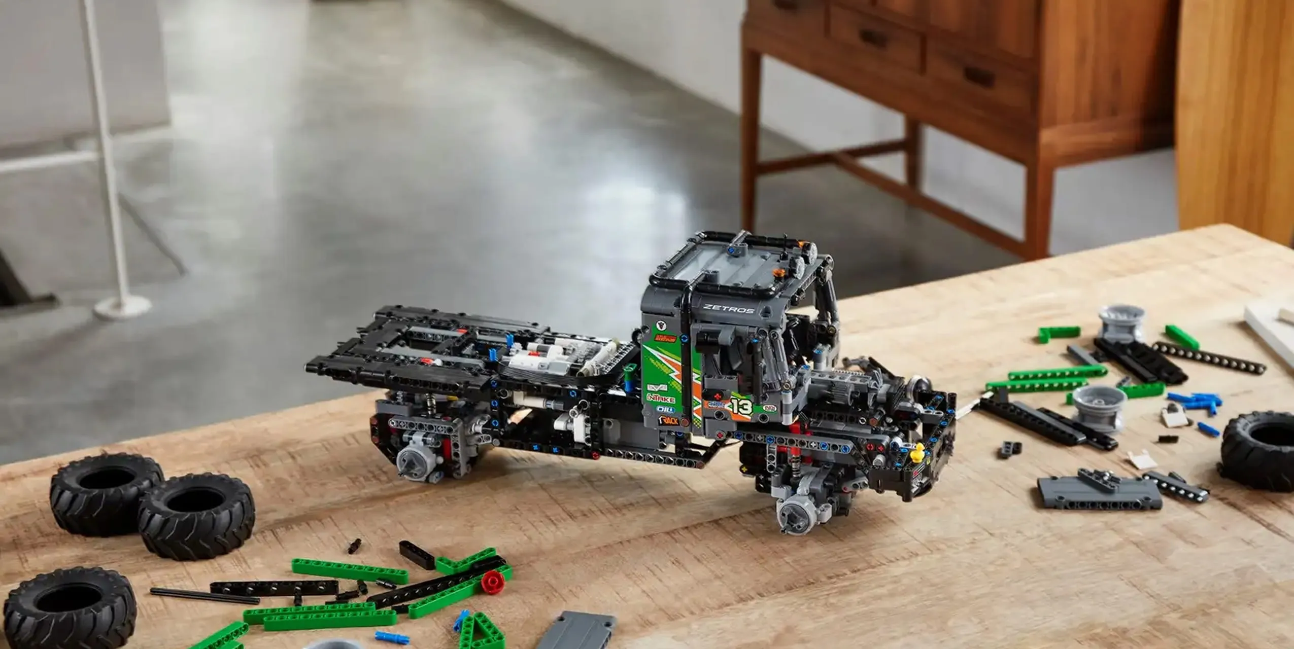 Конструктор LEGO Technic Mercedes-Benz 4x4 Zetros Trial Truck (42129)