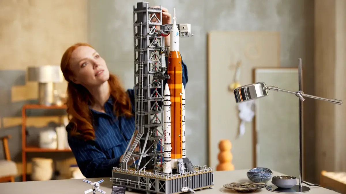 Конструктор LEGO Icons NASA Artemis Space Launch System (10341)