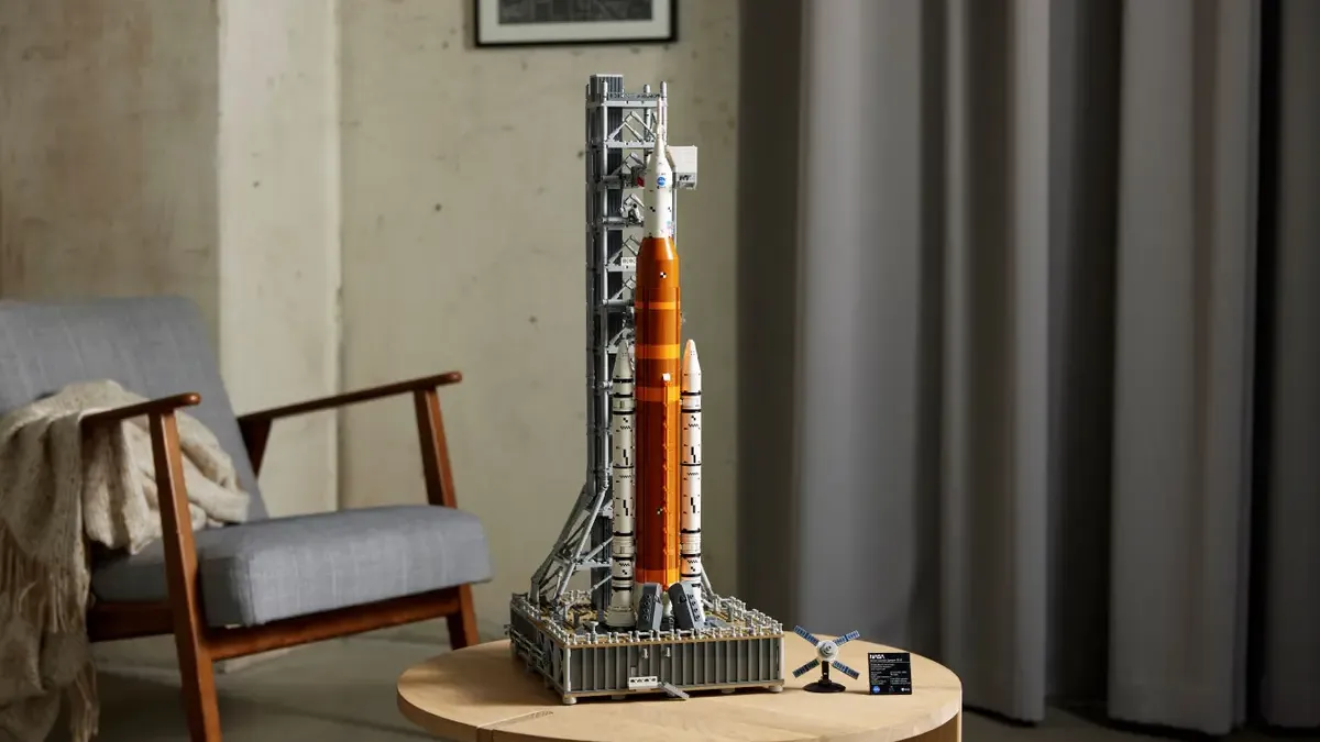 Конструктор LEGO Icons NASA Artemis Space Launch System (10341)