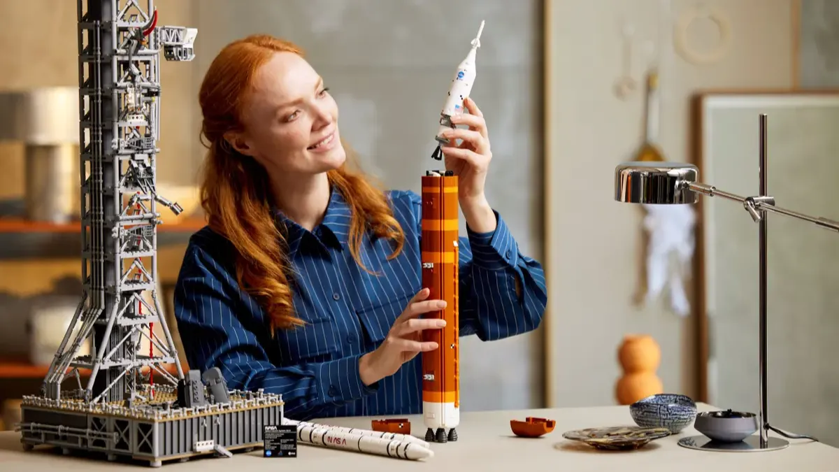 Конструктор LEGO Icons NASA Artemis Space Launch System (10341)