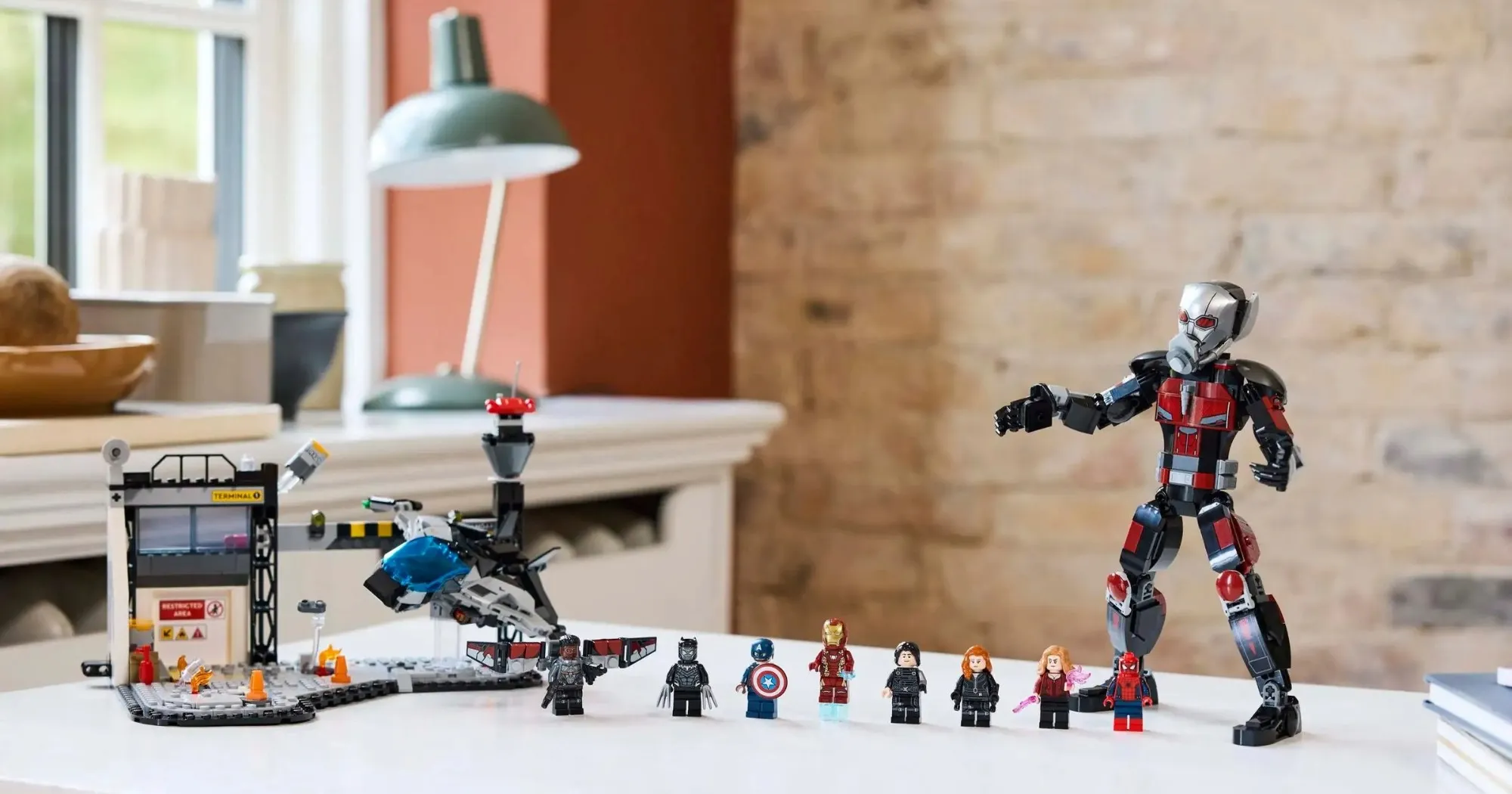 Конструктор LEGO Super Heroes Captain America: Civil War Action Battle (76314)