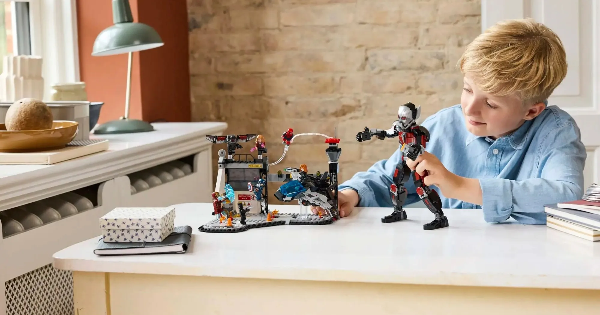 Конструктор LEGO Super Heroes Captain America: Civil War Action Battle (76314)