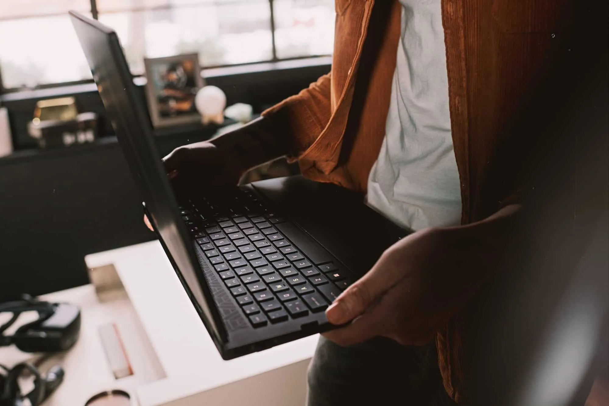 Ноутбук HP Omen 17-ck1114nw (Intel Core i7/32GB/1TB (SSD)/RTX 3070 TI) (712G1EA) (Standard)