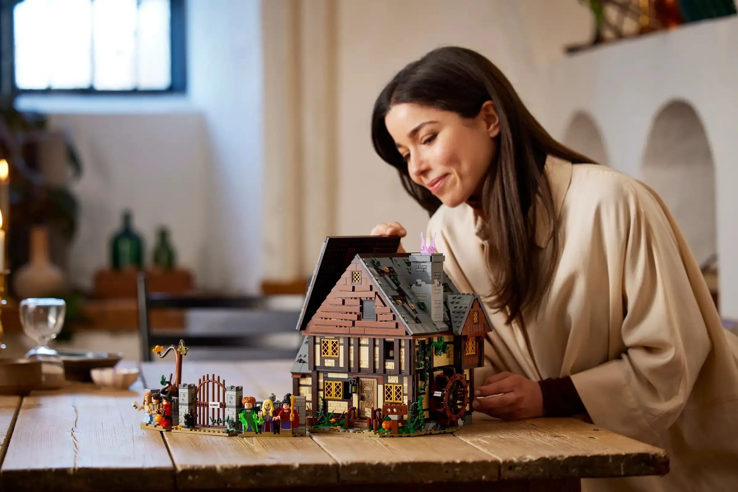 Конструктор LEGO Ideas Disney Hocus Pocus: The Sanderson Sisters' Cottage (21341)