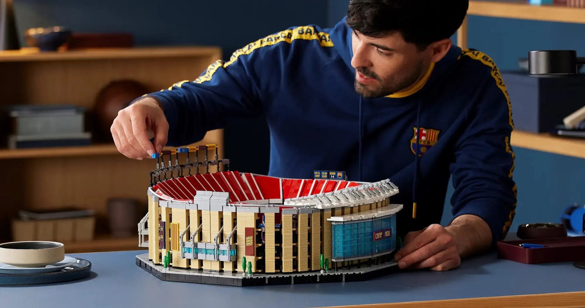 Конструктор LEGO Icons Camp Nou – FC Barcelona (10284)