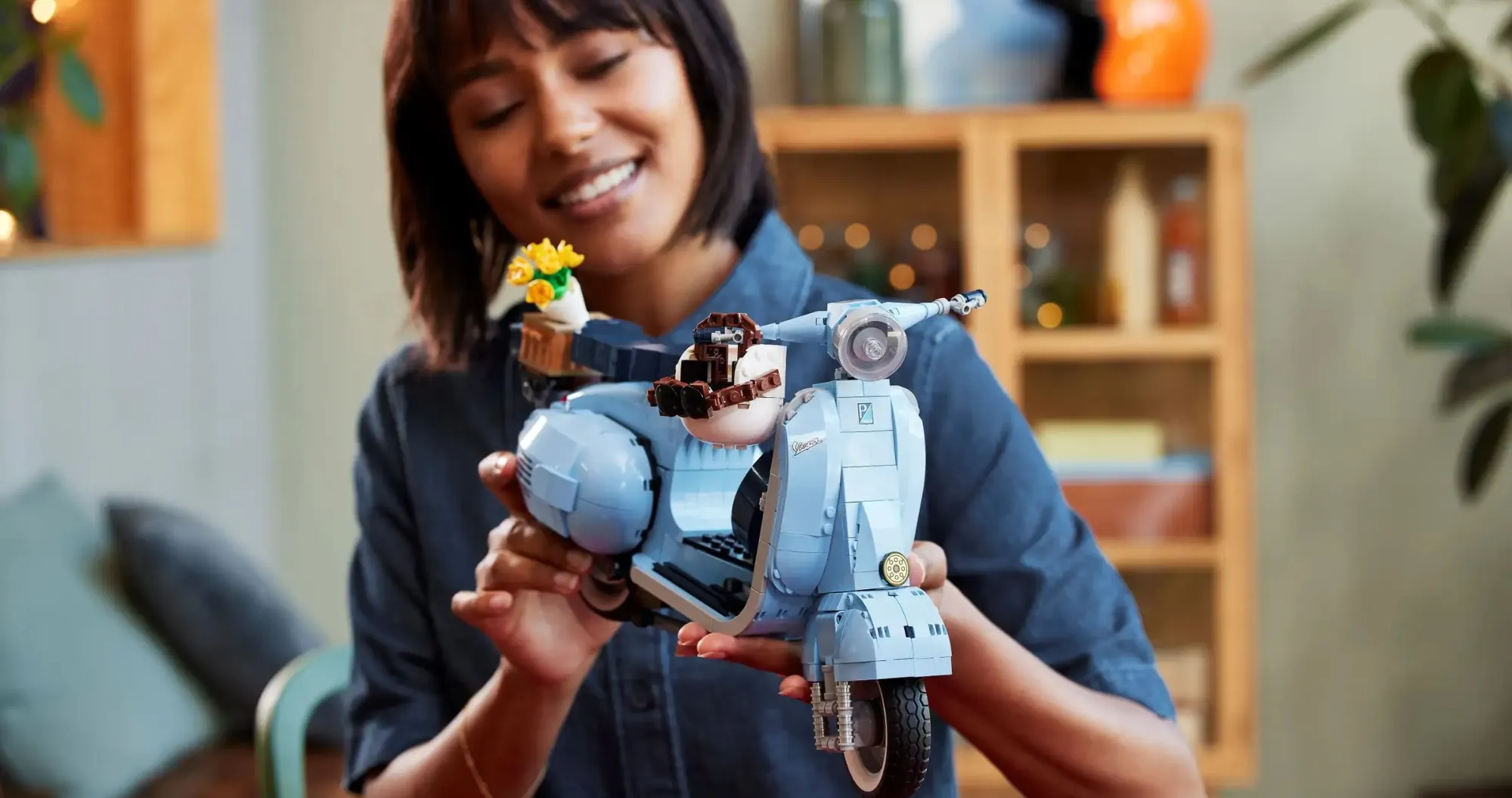 Конструктор LEGO Icons Vespa 125 (10298)