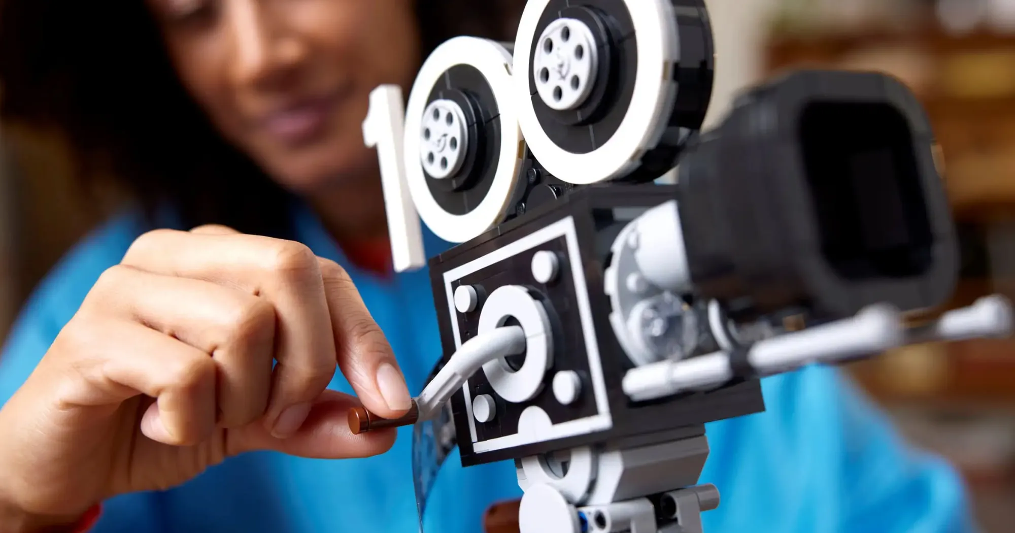 Конструктор LEGO Disney Walt Disney Tribute Camera (43230)