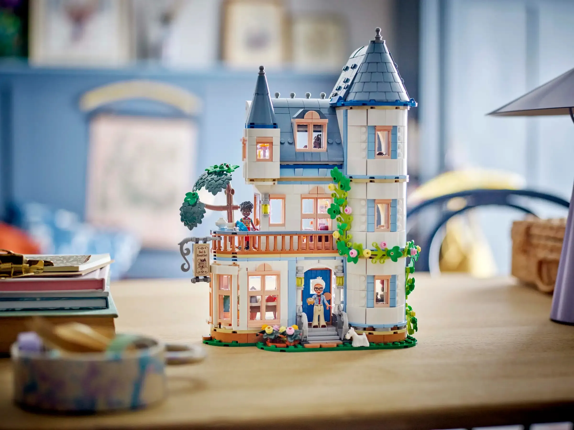 Конструктор LEGO Friends Castle Bed and Breakfast (42638)