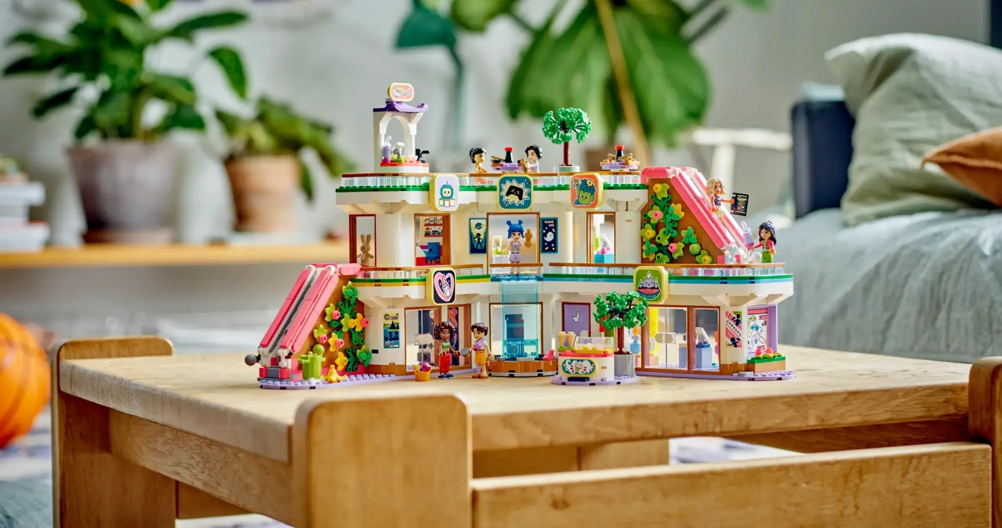 Конструктор LEGO Friends Heartlake City Shopping Mall (42604)