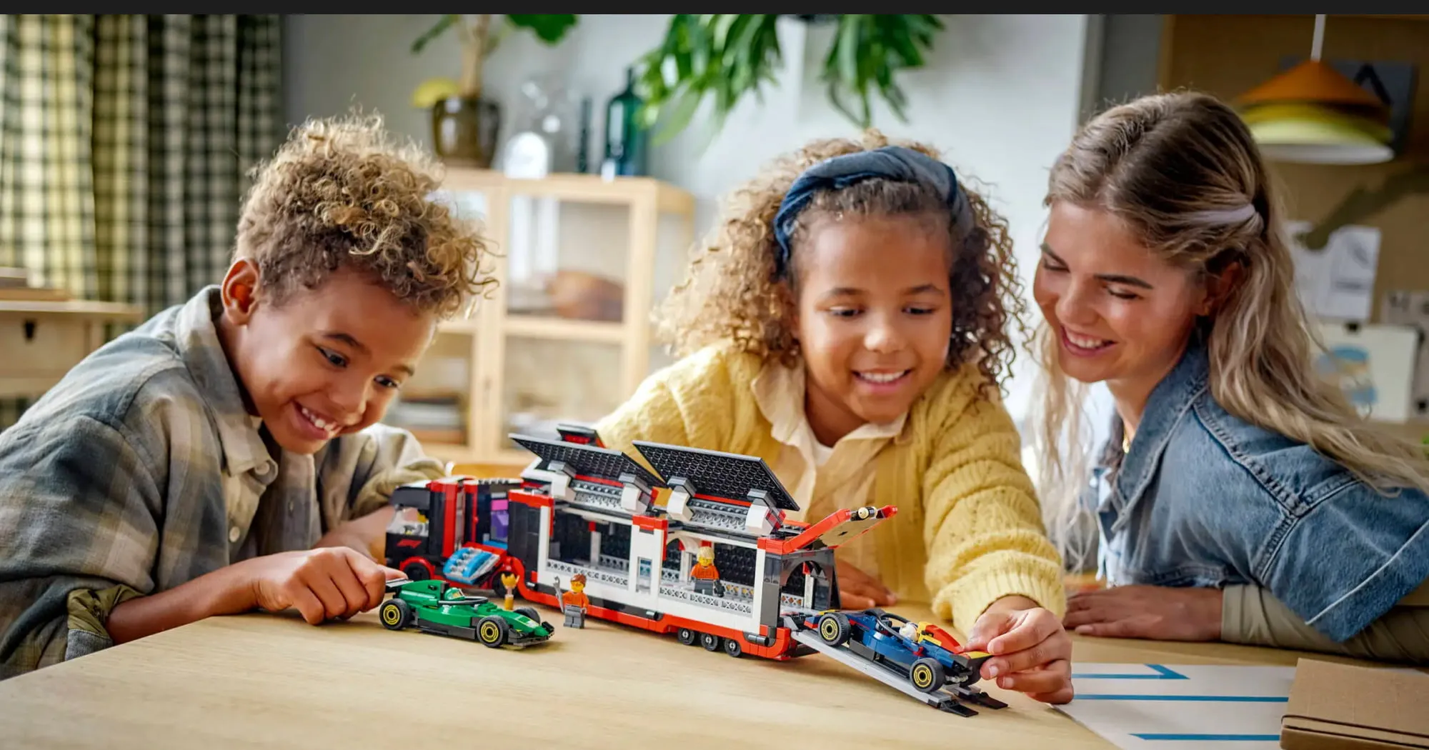 Конструктор LEGO City F1 Truck with RB20 & AMR24 F1 Cars (60445)