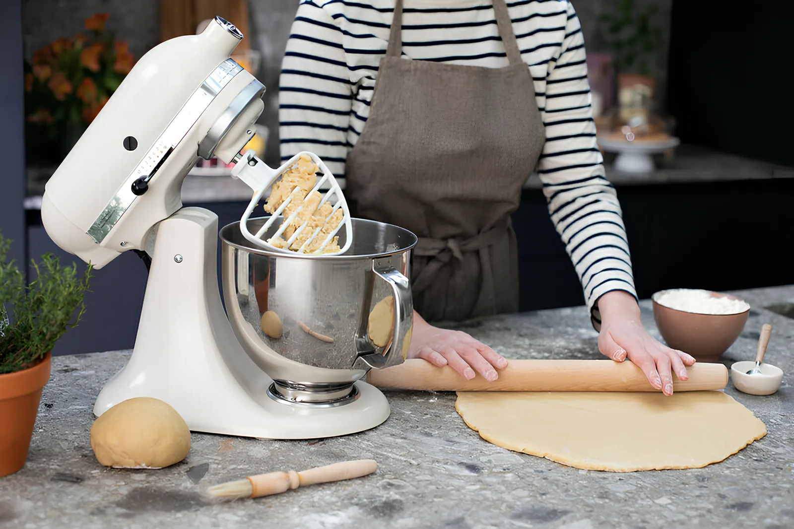 Планетарний міксер KitchenAid Artisan 4,8 л (Pistachio) (UA)