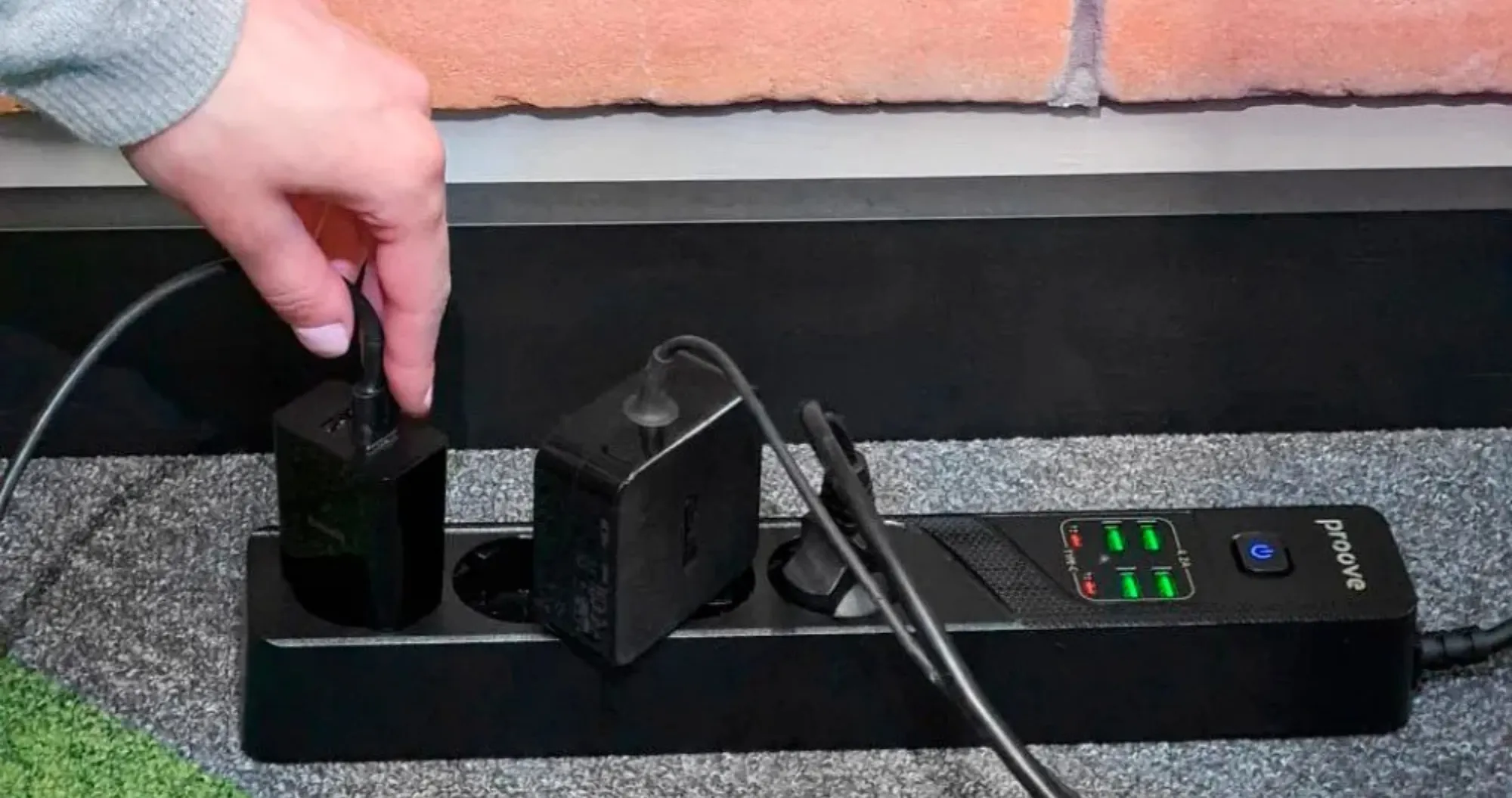 Сетевой фильтр Proove Power Strip P-04 (4 розетки + 4 USB + 2 Type-C) 2М