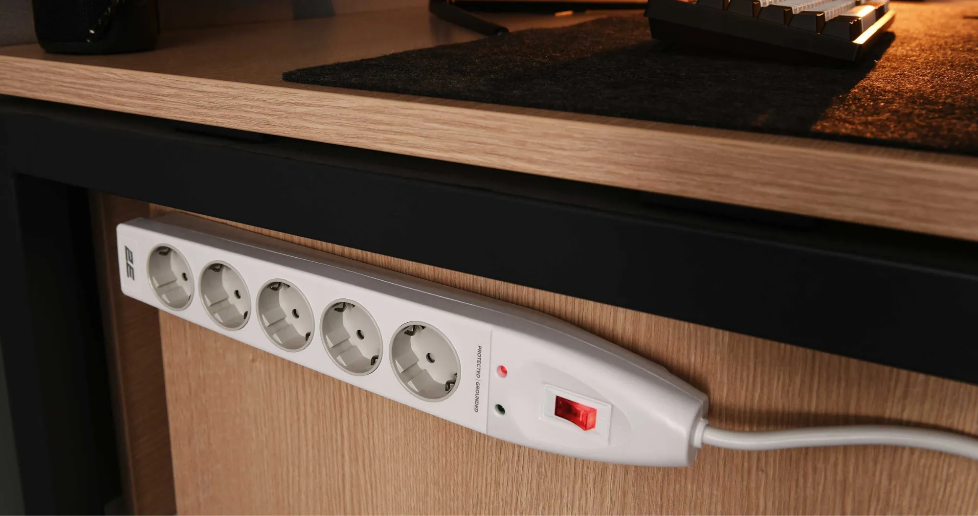 Сетевой фильтр 2E 5xТип F, 3x1.5mm кв, 16A, 3m (White)