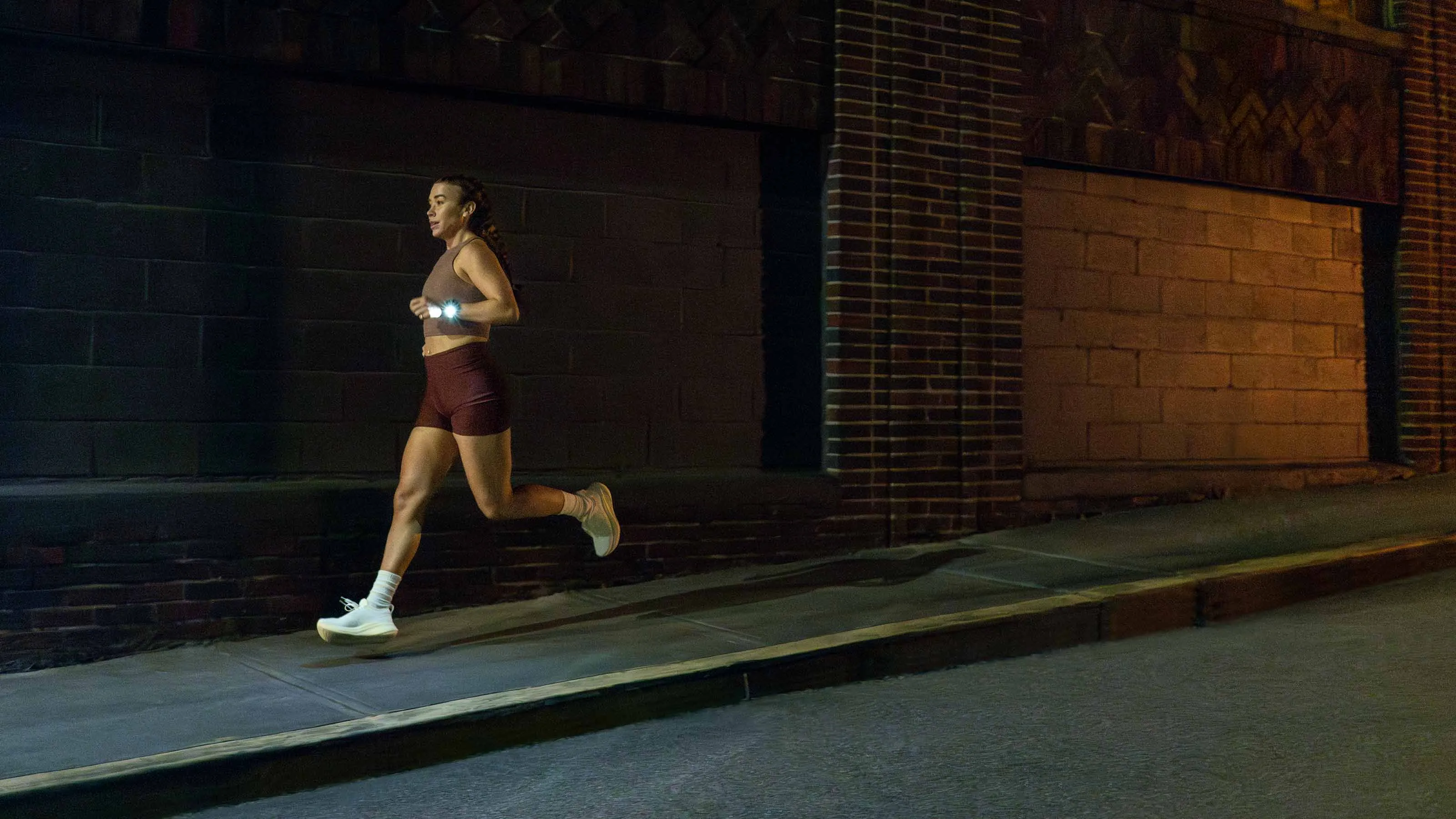 Garmin Forerunner 970 Carbon Gray DLC Titanium with Black Case and Black/Translucent Whitestone Band