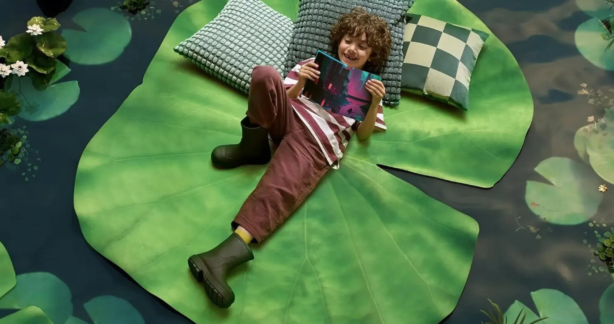 Электронная книга Amazon Kindle Paperwhite Kids 12th (Gen 2024) (Cyber City) (Standard)