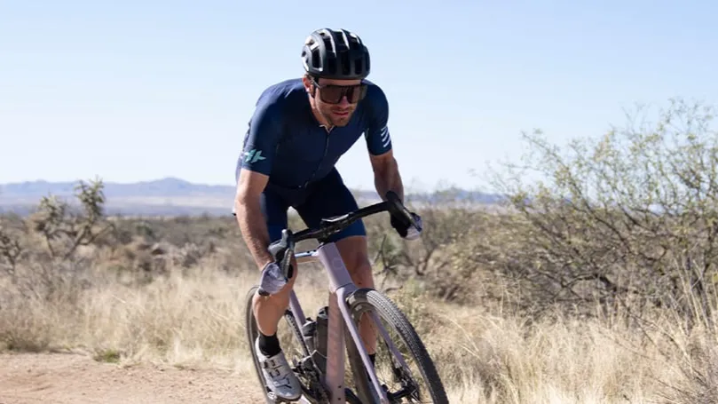 Велокомпьютер Garmin Edge 1040 Solar (010-02503-20/21)